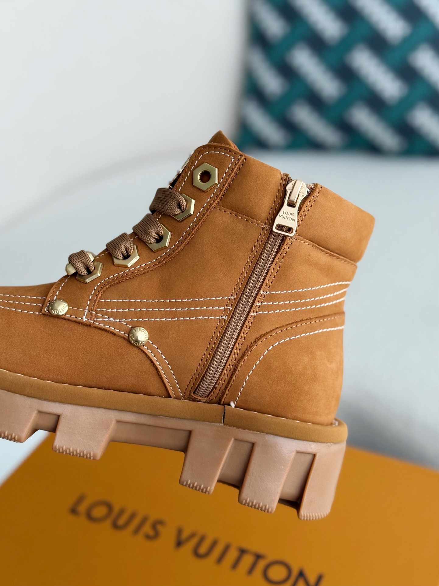「#2556」LOUIS VUITTON Round toe lace-up boots - Image 7