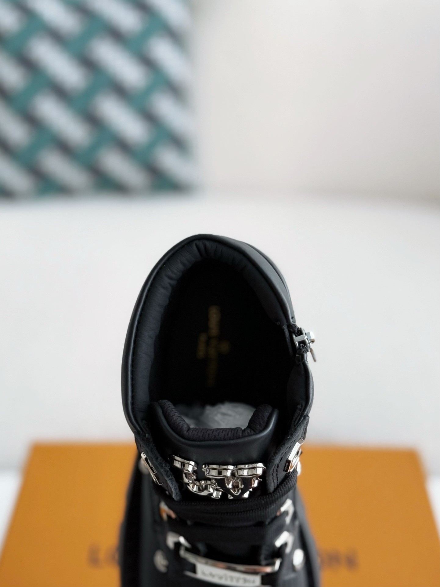 「#2557」LOUIS VUITTON Leather Round toe lace-up boots - Image 9