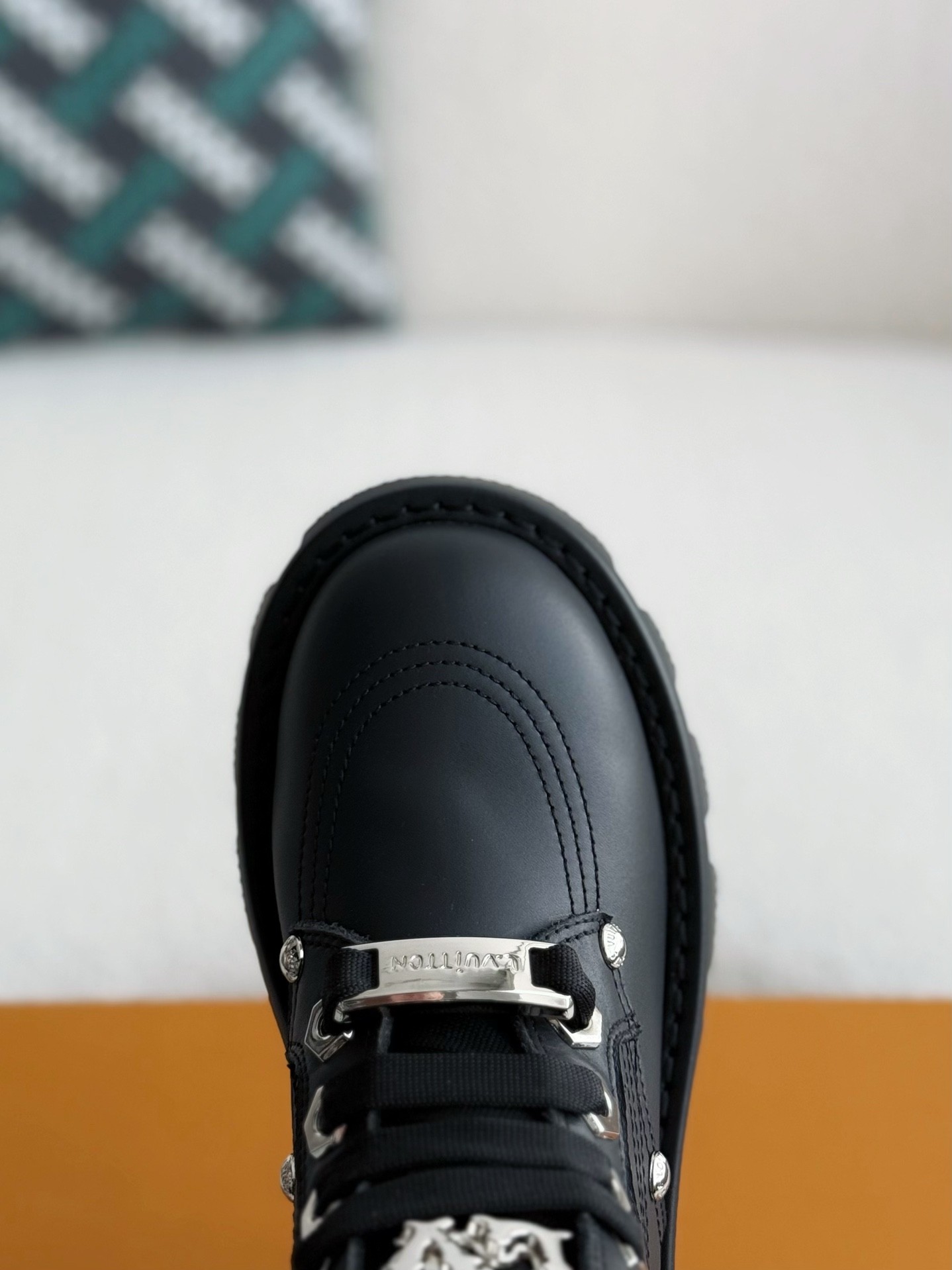 「#2557」LOUIS VUITTON Leather Round toe lace-up boots - Image 8