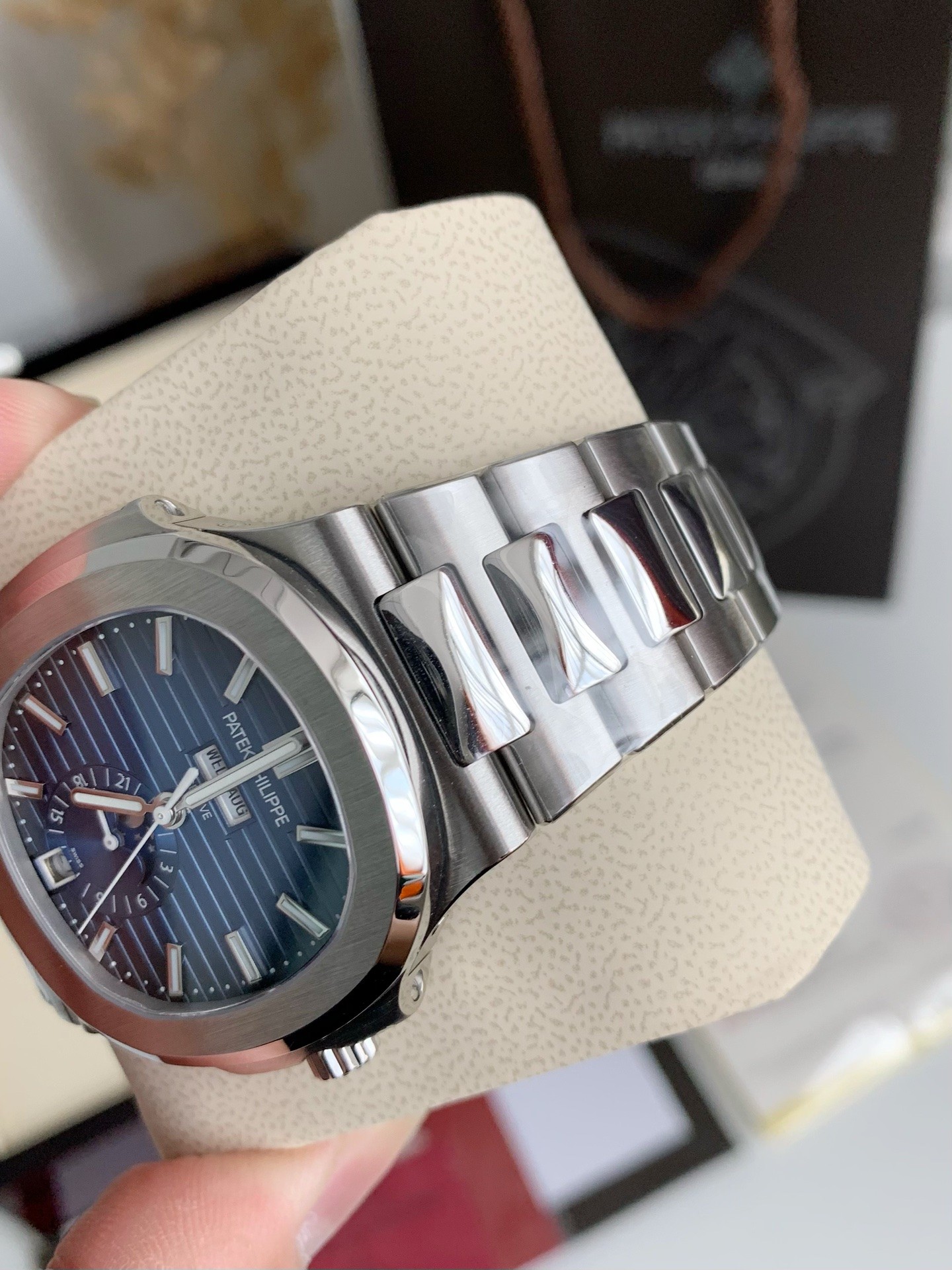 「#1398」PATEK PHILIPPE 5726 series watch - Image 4