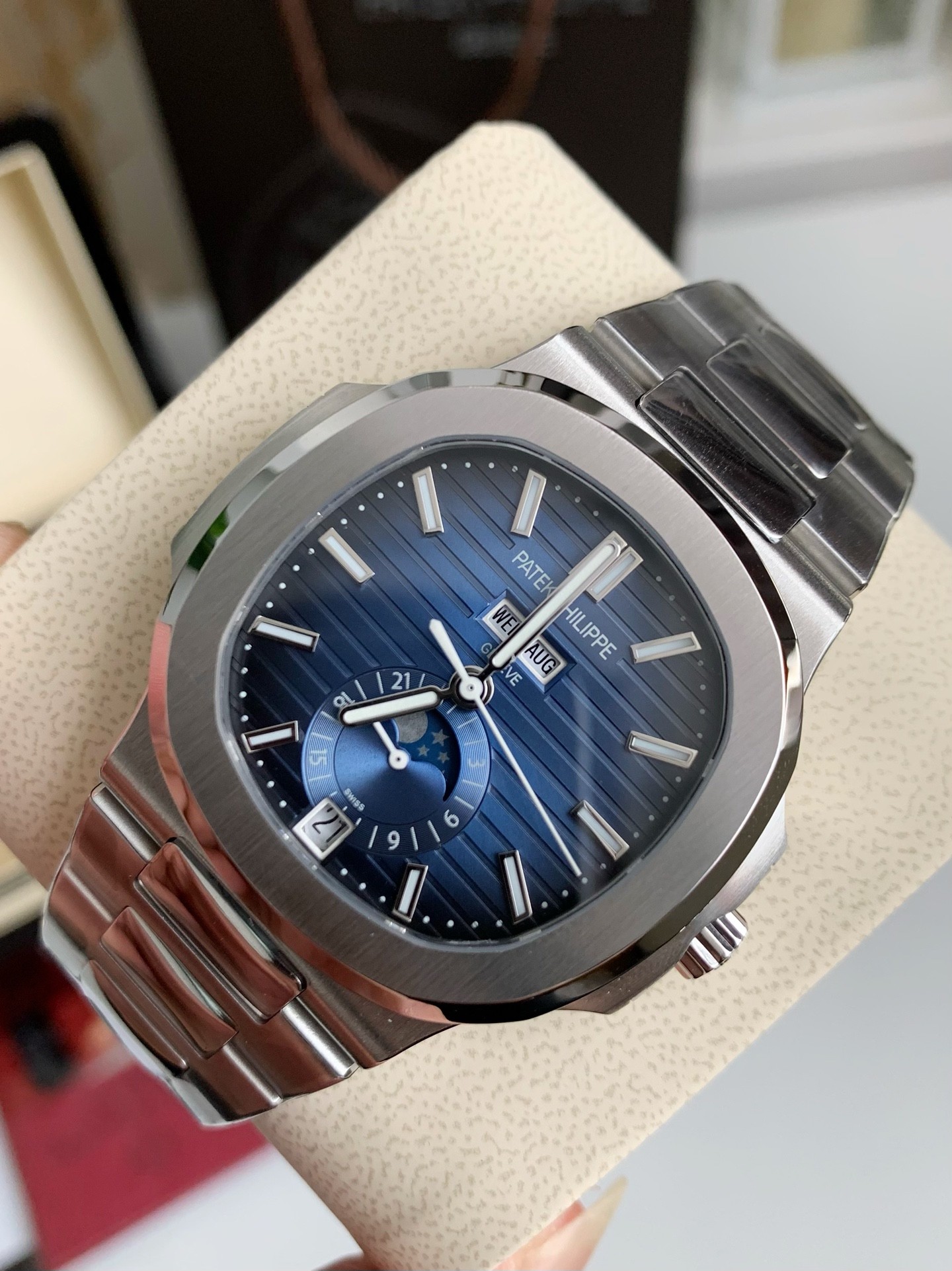 「#1398」PATEK PHILIPPE 5726 series watch - Image 3