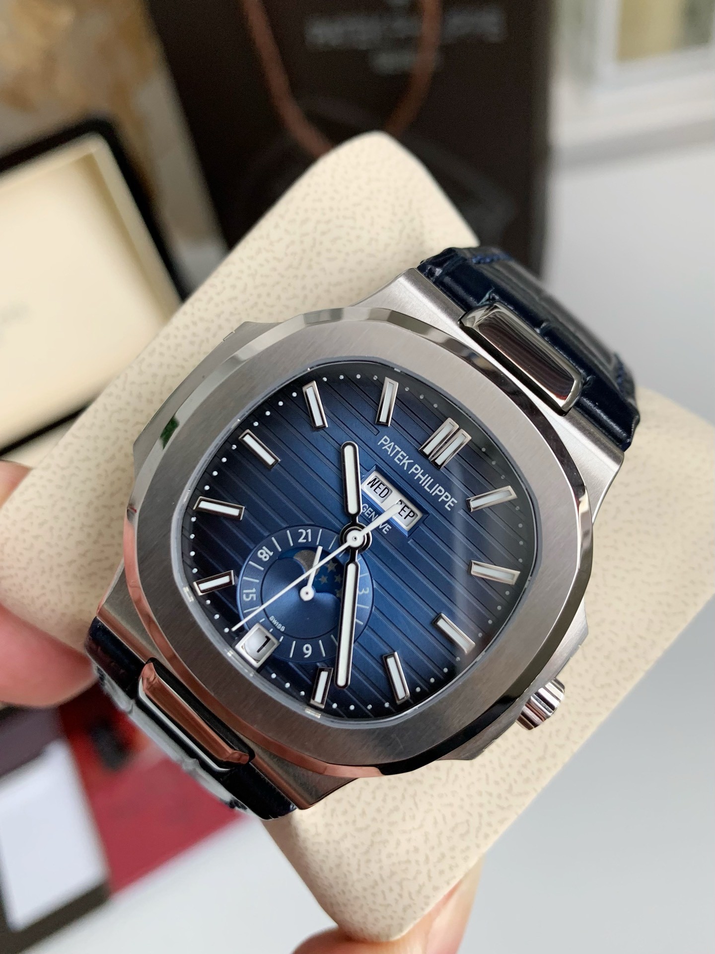 「#2585」PATEK PHILIPPE 5726 series watch - Image 3