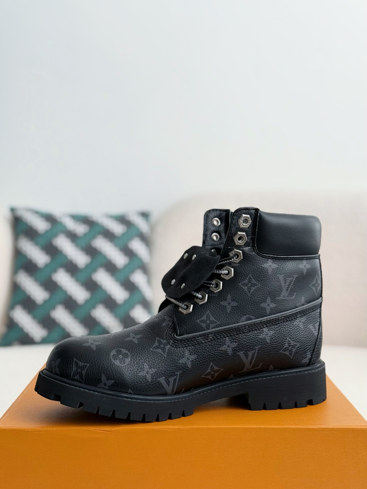 「#2432」louis vuitton & timberland Black boots/Martin boots/boots - Image 4