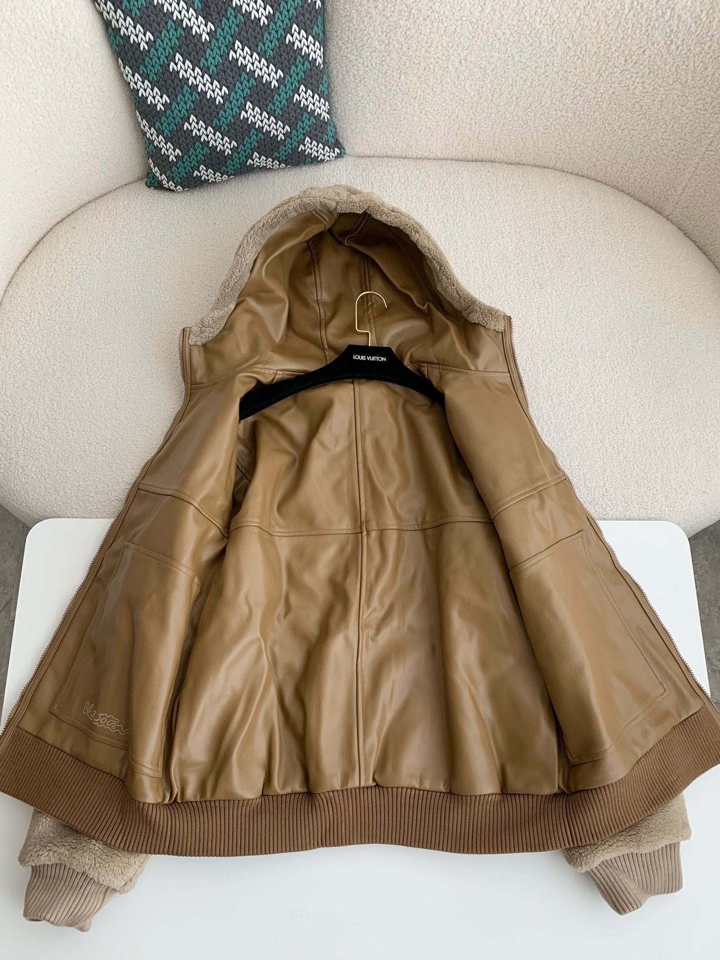 「#2364」New, LV reversible wool and sheepskin jacket - Image 7