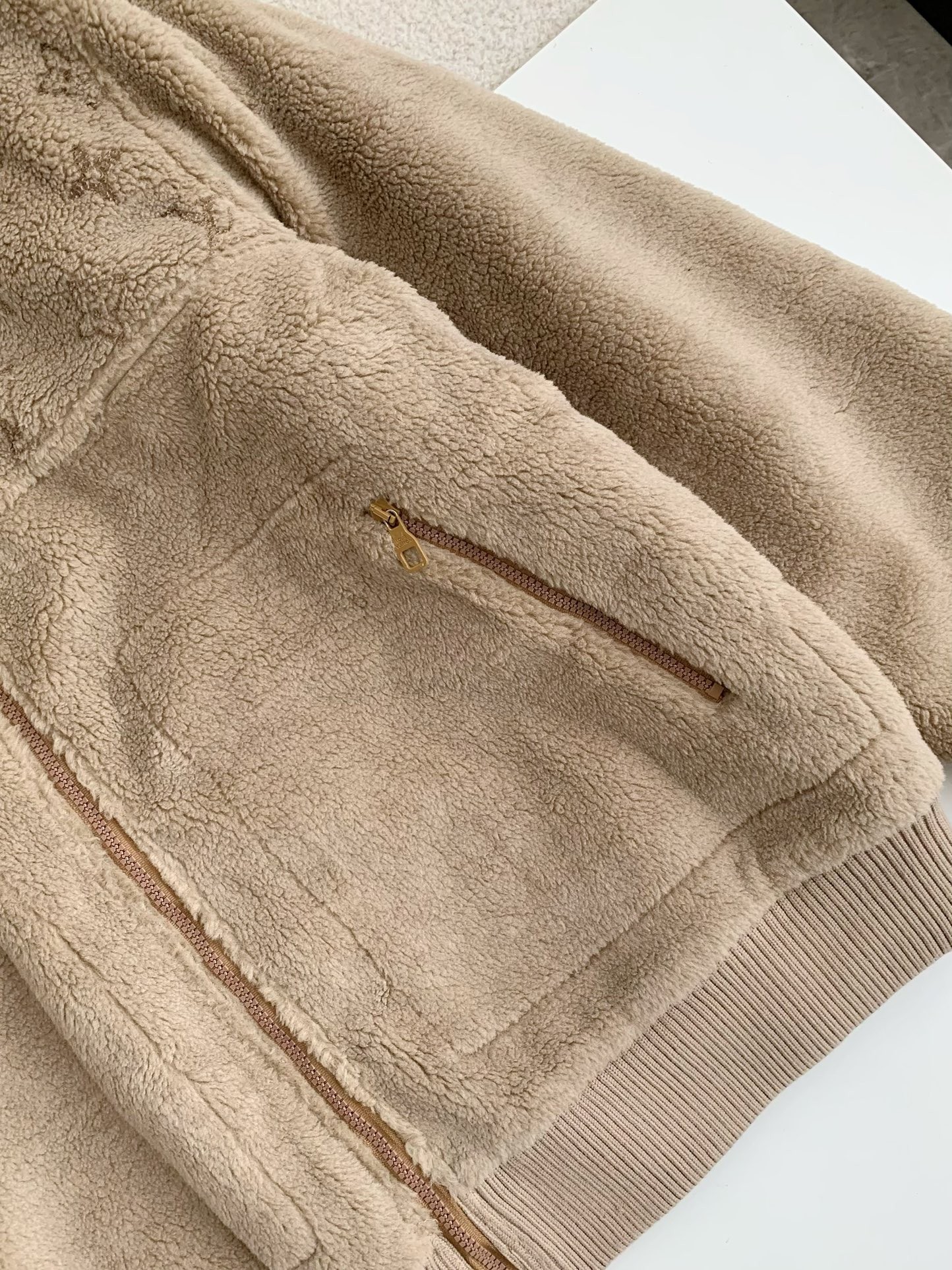 「#2364」New, LV reversible wool and sheepskin jacket - Image 5