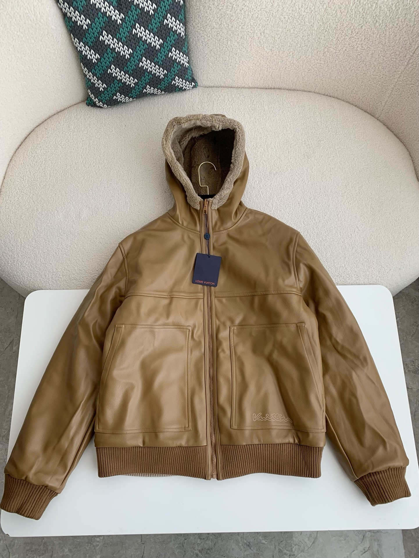 「#2364」New, LV reversible wool and sheepskin jacket - Image 9