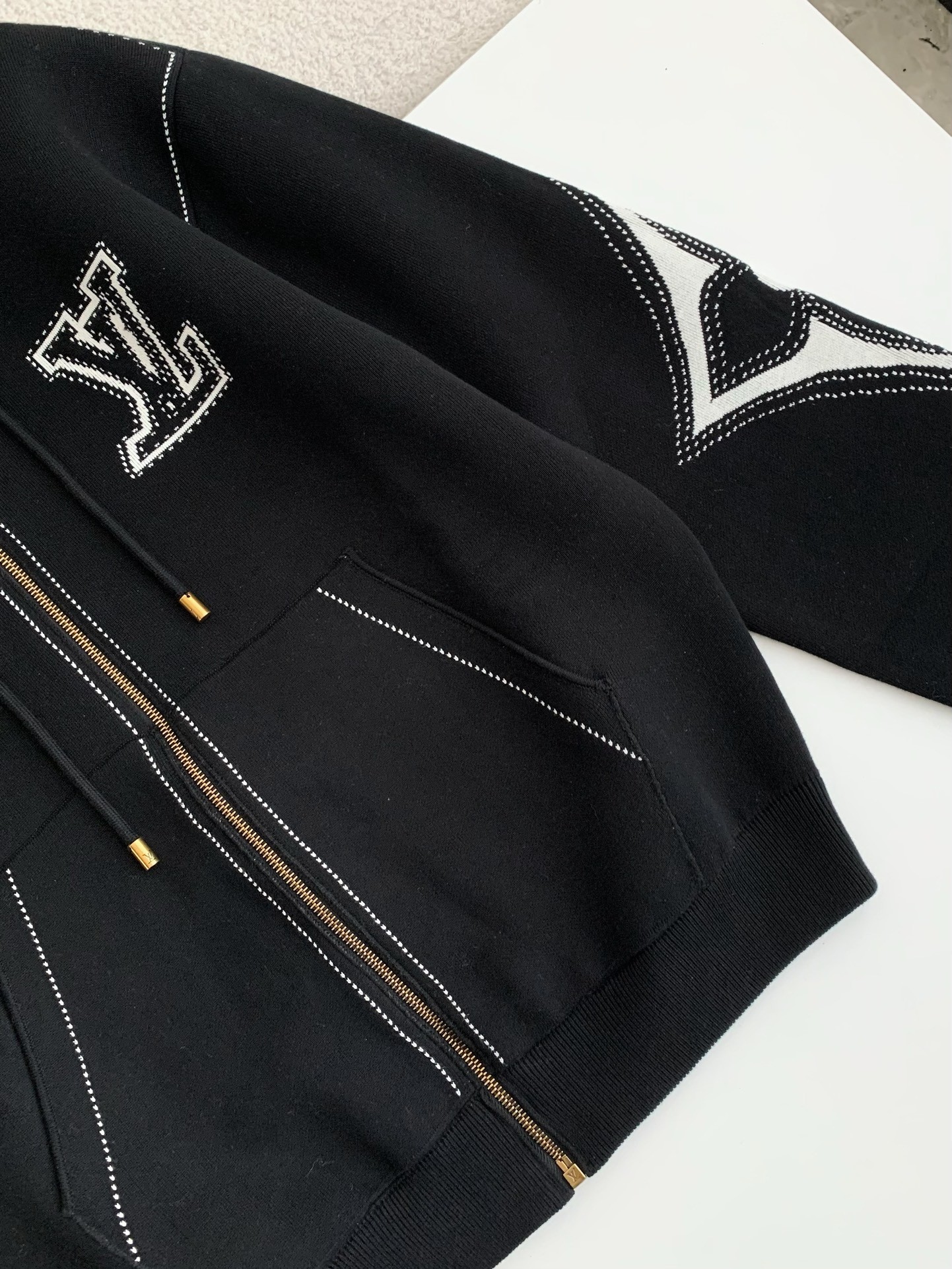 「#2690」Louis Vuitton SS24 Logo Inlaid flower zipper sweatshirt Jackets - Image 5