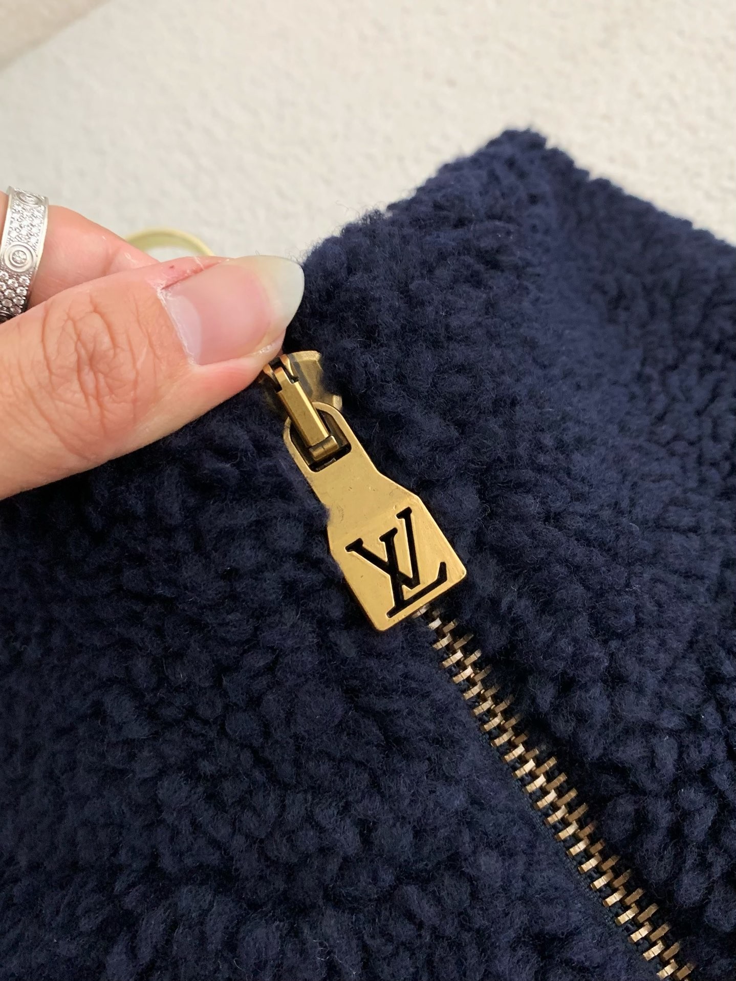 「#2713」Louis Vuitton Embossed leather patch long-sleeve fleece jacket - Image 6