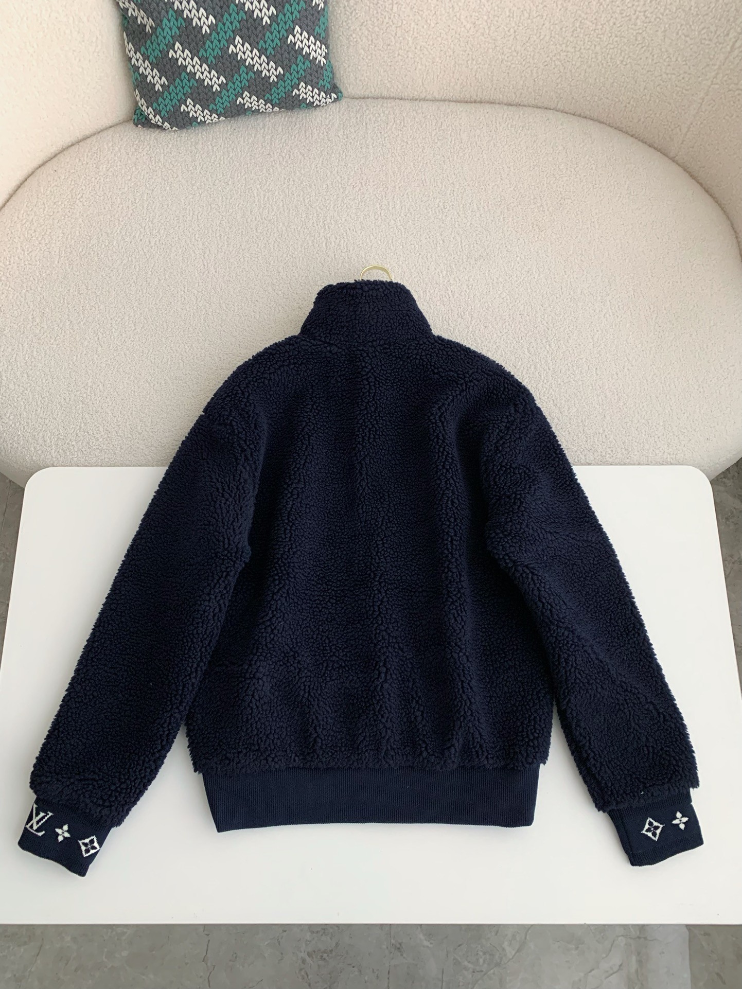 「#2713」Louis Vuitton Embossed leather patch long-sleeve fleece jacket - Image 9