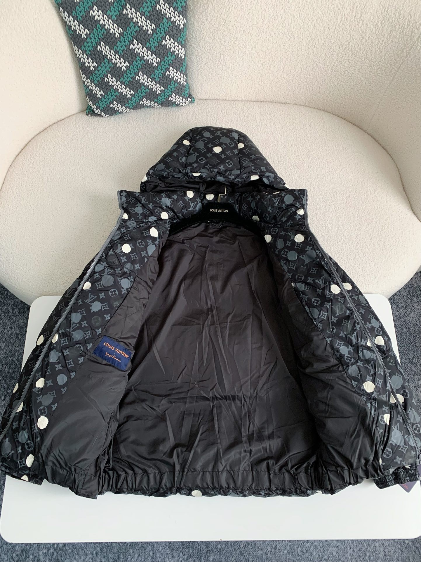 「#2750」LOUIS VUITTON x YAYOI KUSAMA Collaboration SS23 Jacket - Image 8
