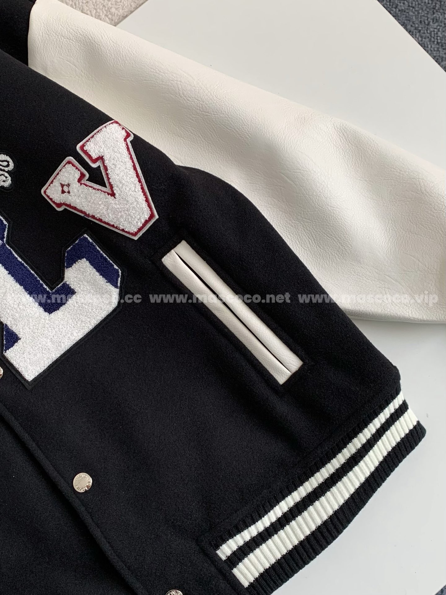 「#2772」Louis Vuitton Jackets - Image 4