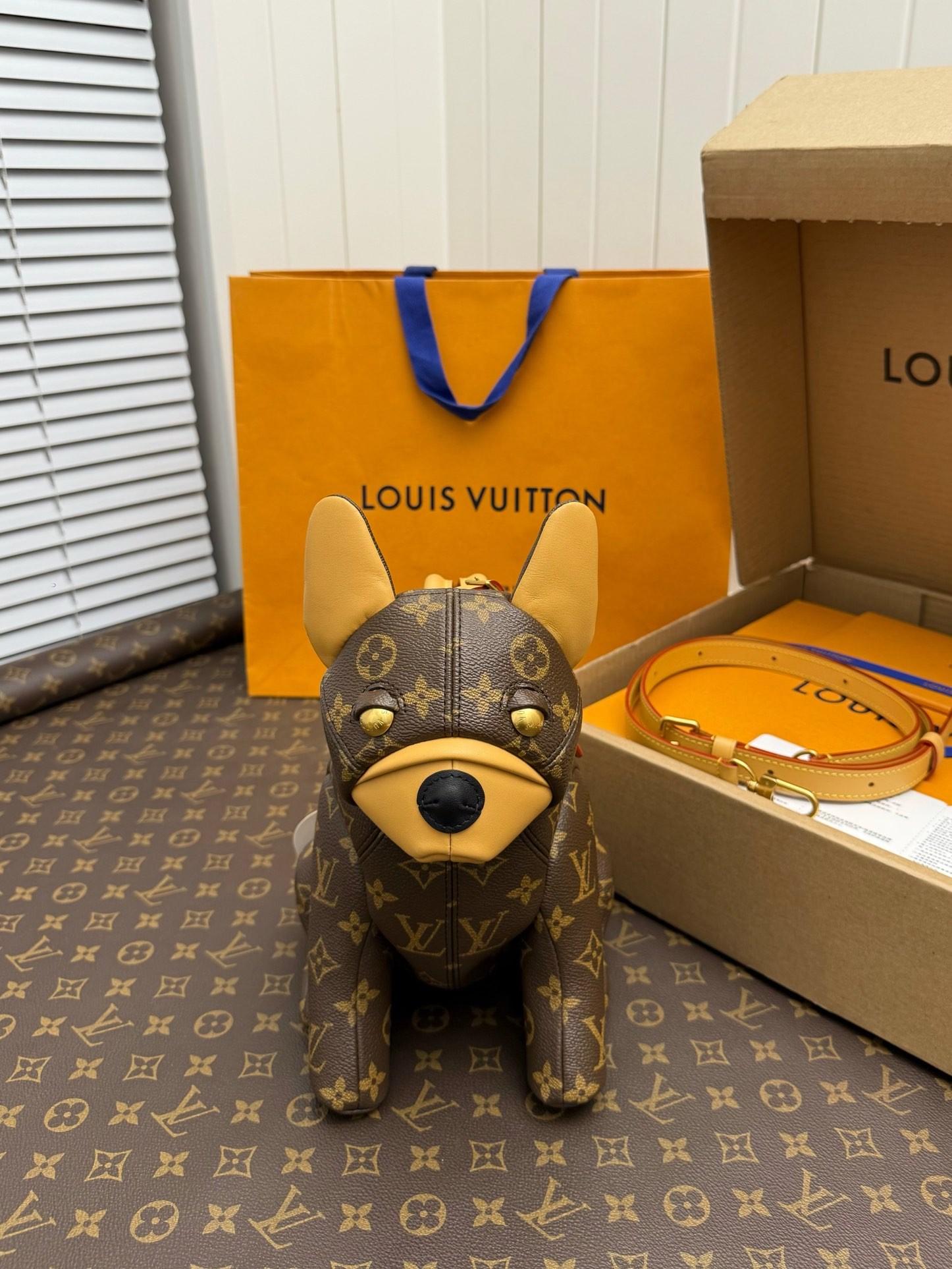 「#2796」Louis Vuitton's new season POOCH BAG handbag M12617 - Image 2