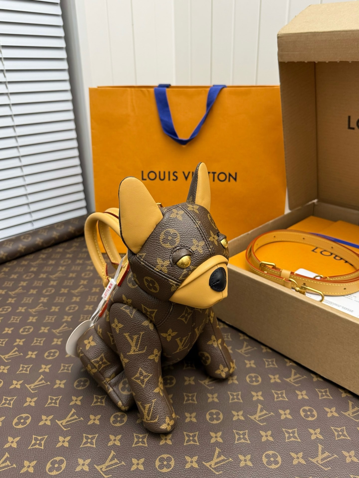 「#2796」Louis Vuitton's new season POOCH BAG handbag M12617