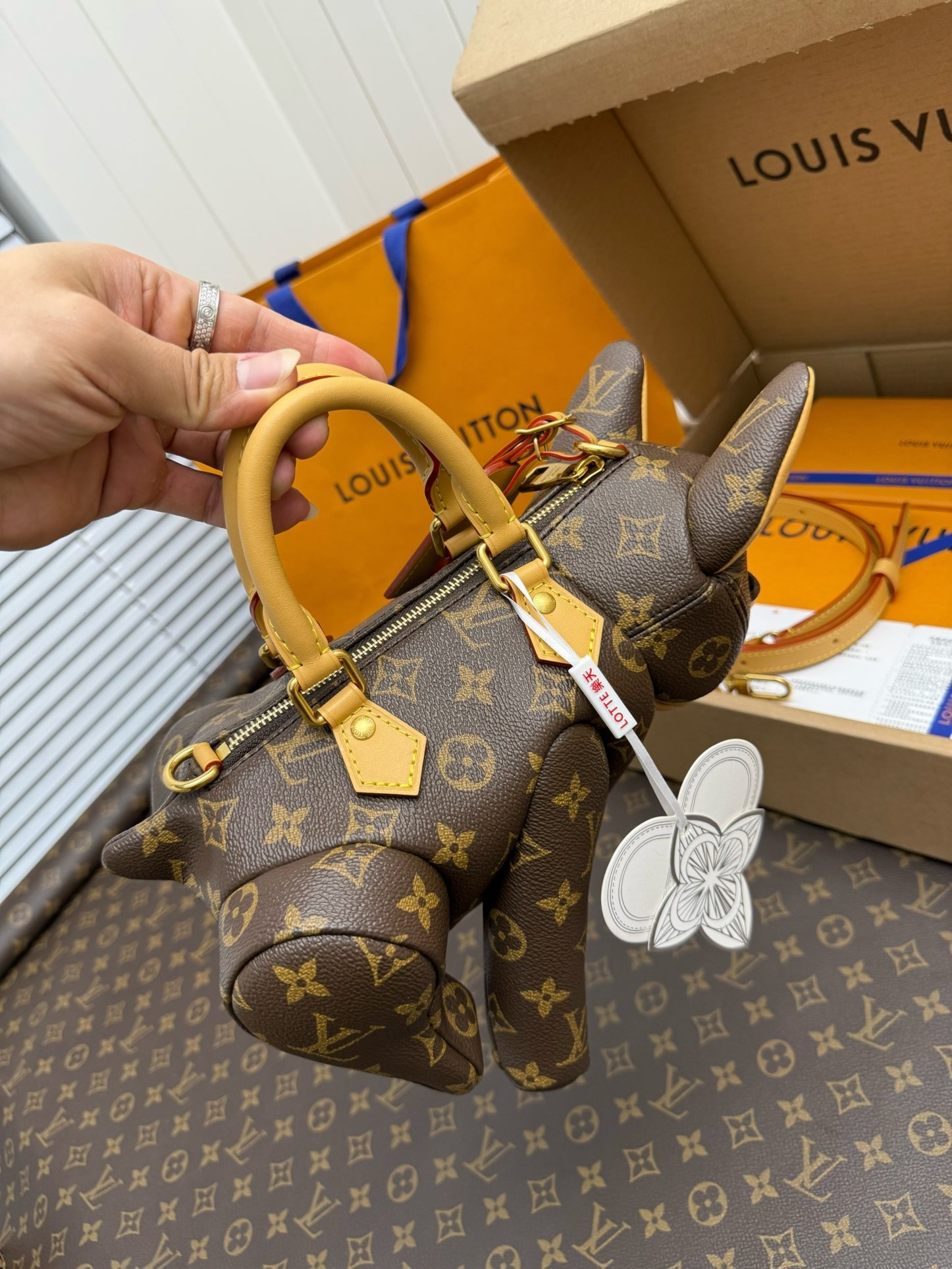 「#2796」Louis Vuitton's new season POOCH BAG handbag M12617 - Image 4