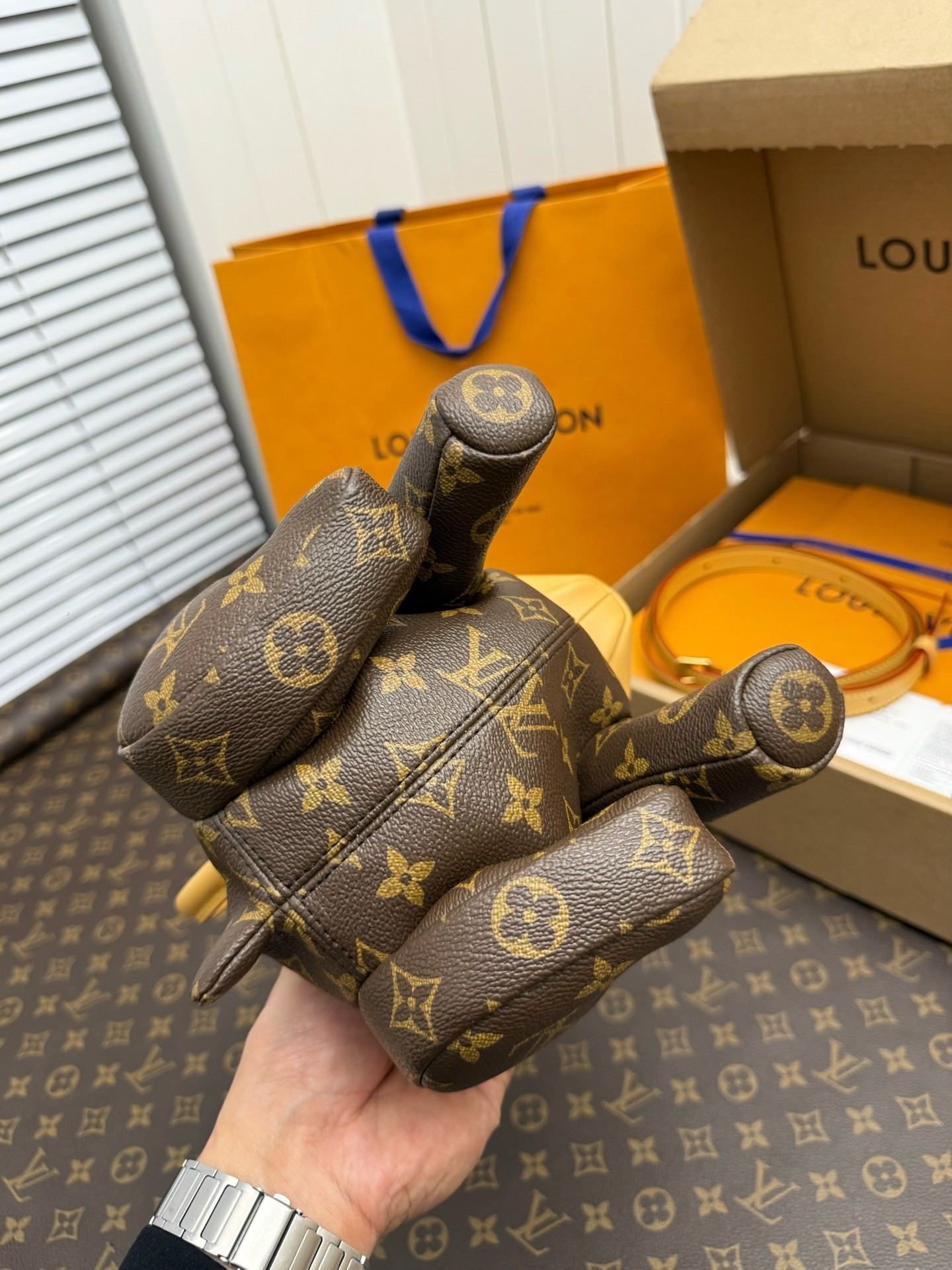 「#2796」Louis Vuitton's new season POOCH BAG handbag M12617 - Image 6