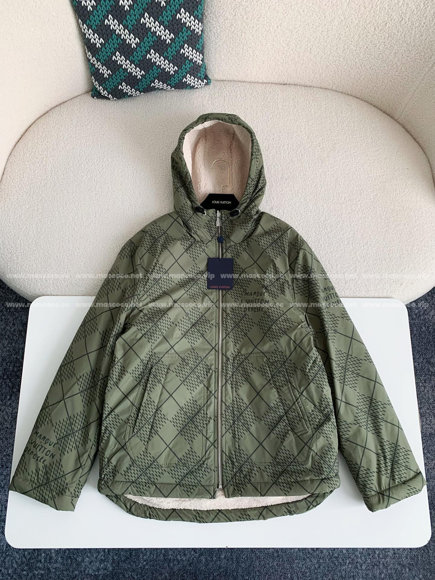 「#3004」Louis Vuitton SS25 Pre-Spring collection, Logo letter stripe jacket