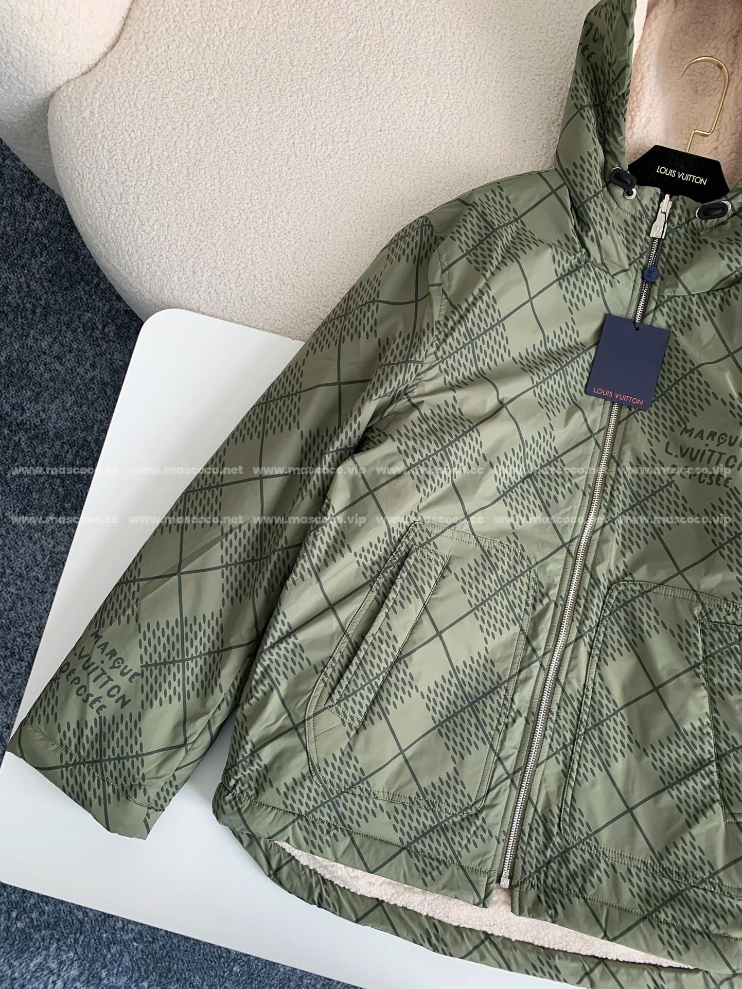 「#3004」Louis Vuitton SS25 Pre-Spring collection, Logo letter stripe jacket - Image 2