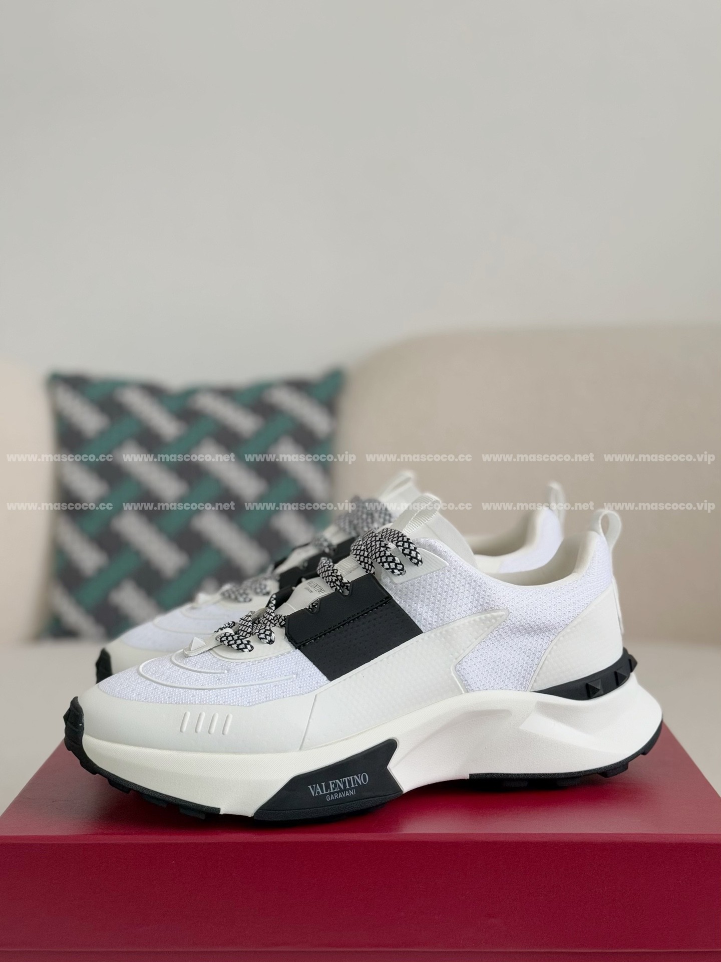 「#2818」Valentino Garavani True Act Casual Shoes
