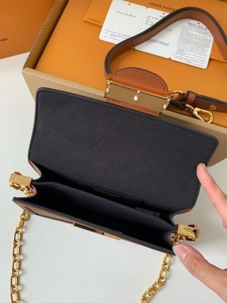 「#2861」Louis Vuitton DAUPHINE EAST WEST handbag M46757, size: 21*12*5cm - Image 7