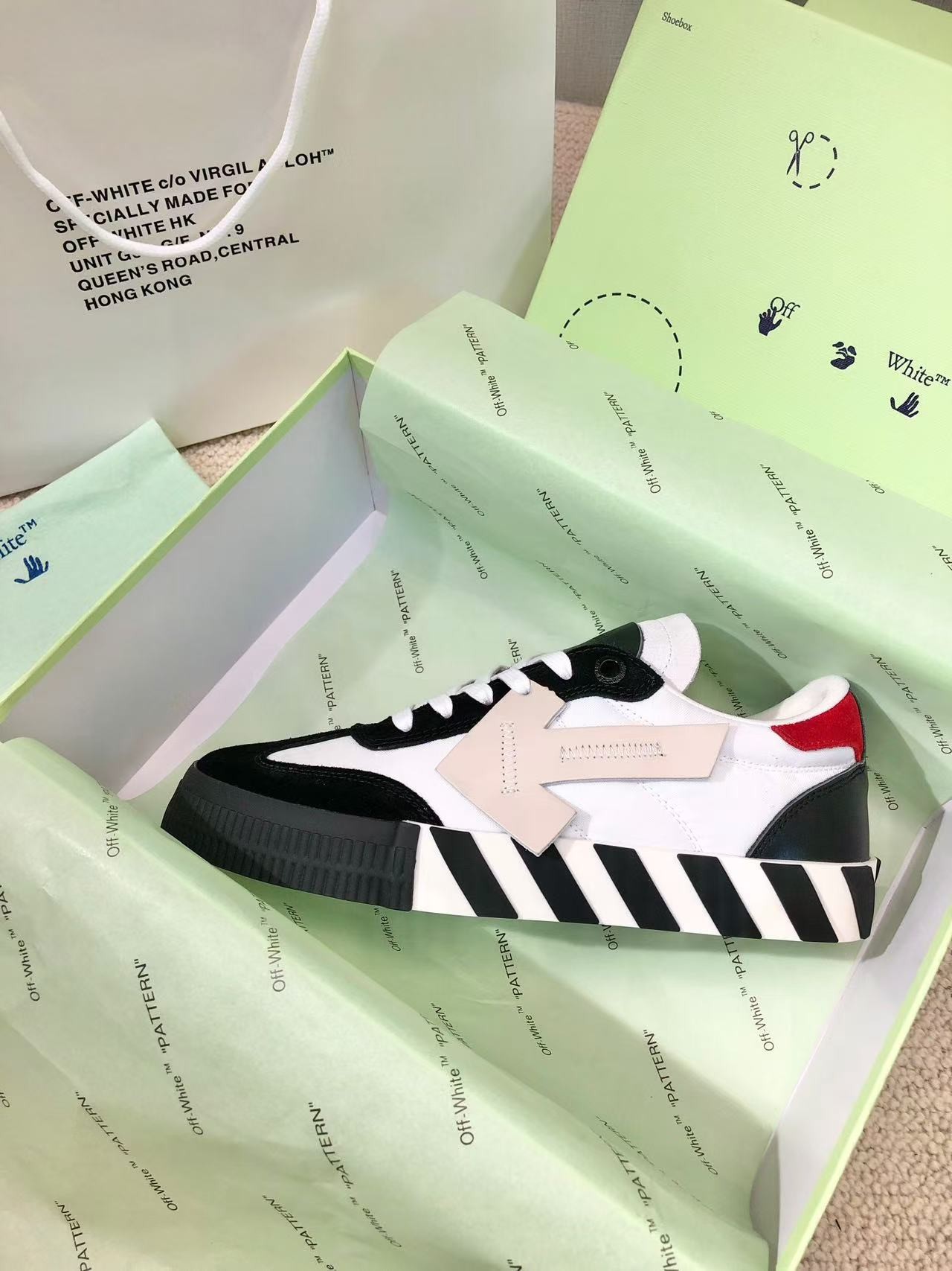 「#3245」Off-White color-blocked arrows with geometric patterns, multi-color matching, sneakers - Image 4