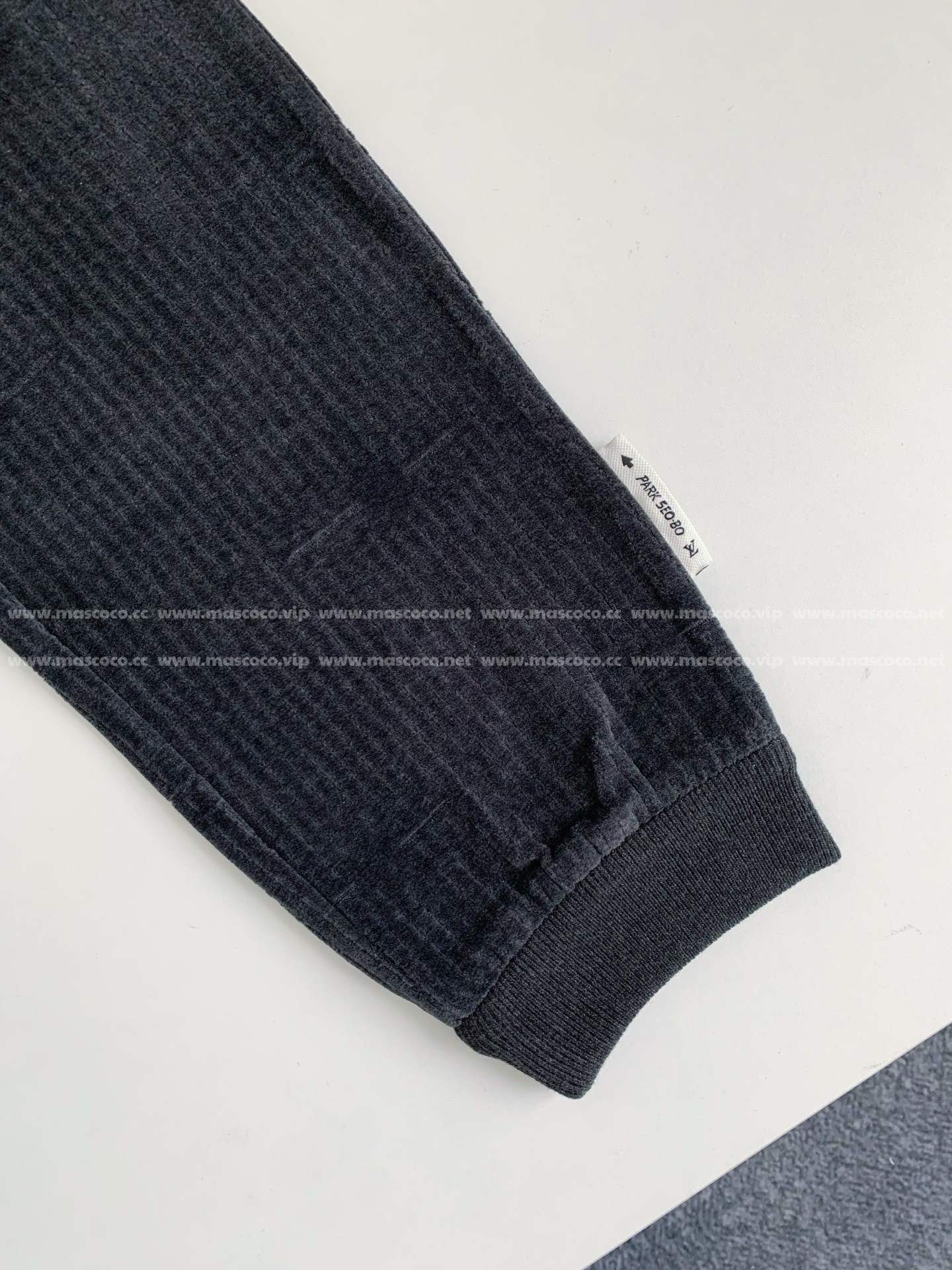 「#3272」Louis Vuitton x Park Seo Bo Knit sweatpants - Image 2