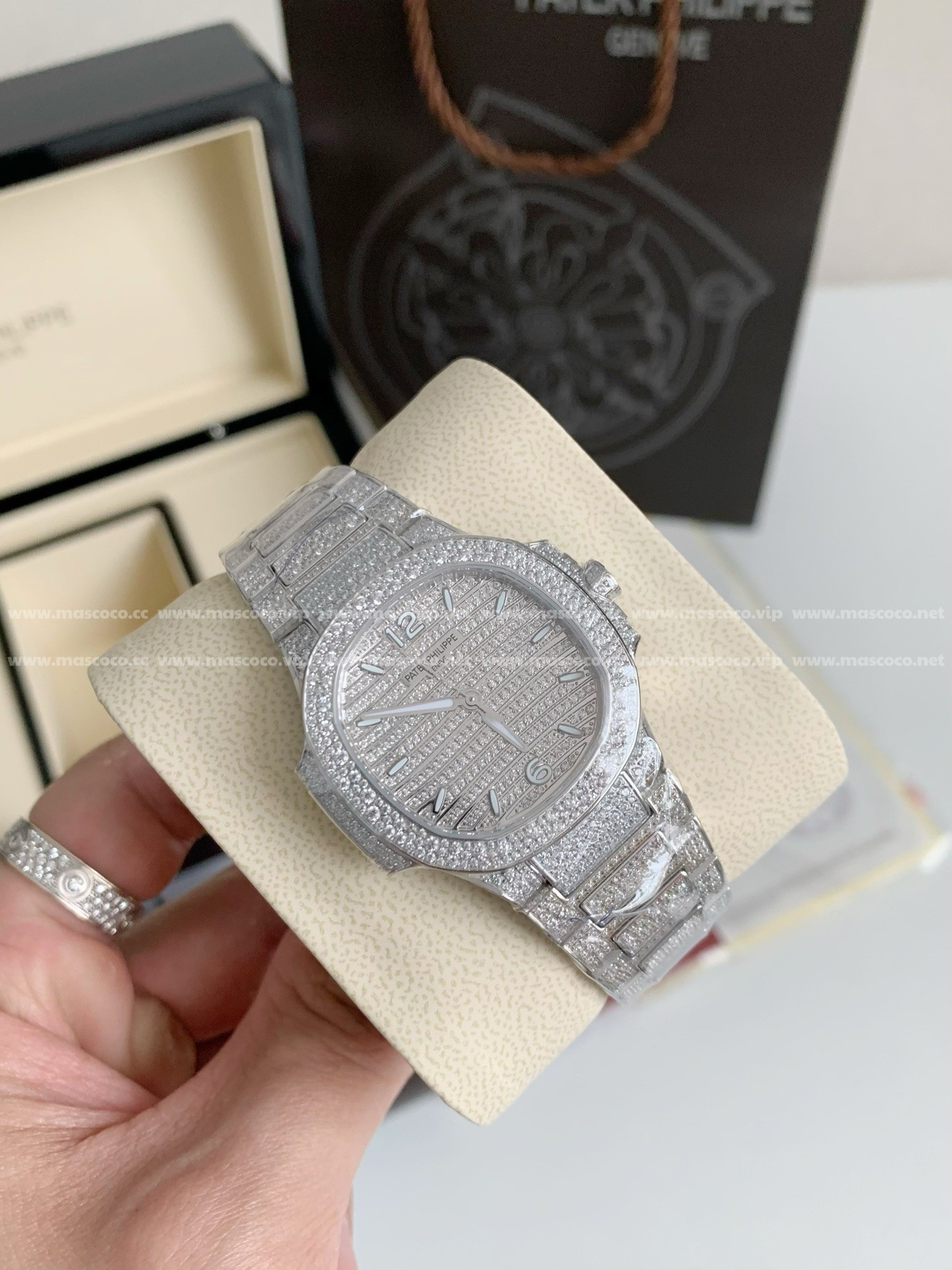 「#2142」2024 Patek Philippe 7118 Women's Nautilus Full Diamond Limited Edition - Image 2