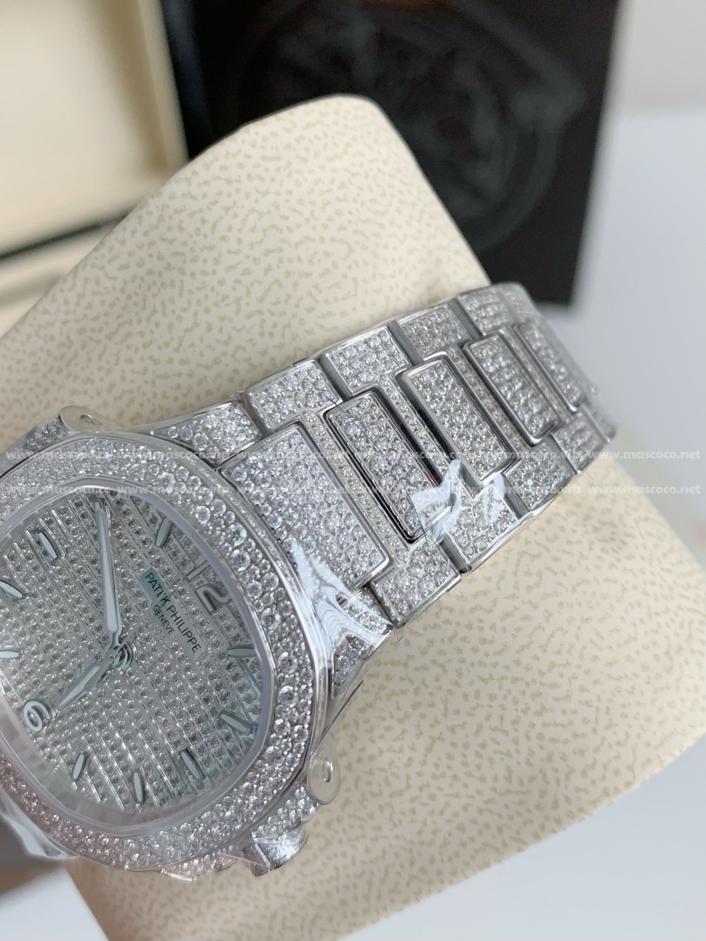 「#2142」2024 Patek Philippe 7118 Women's Nautilus Full Diamond Limited Edition - Image 4