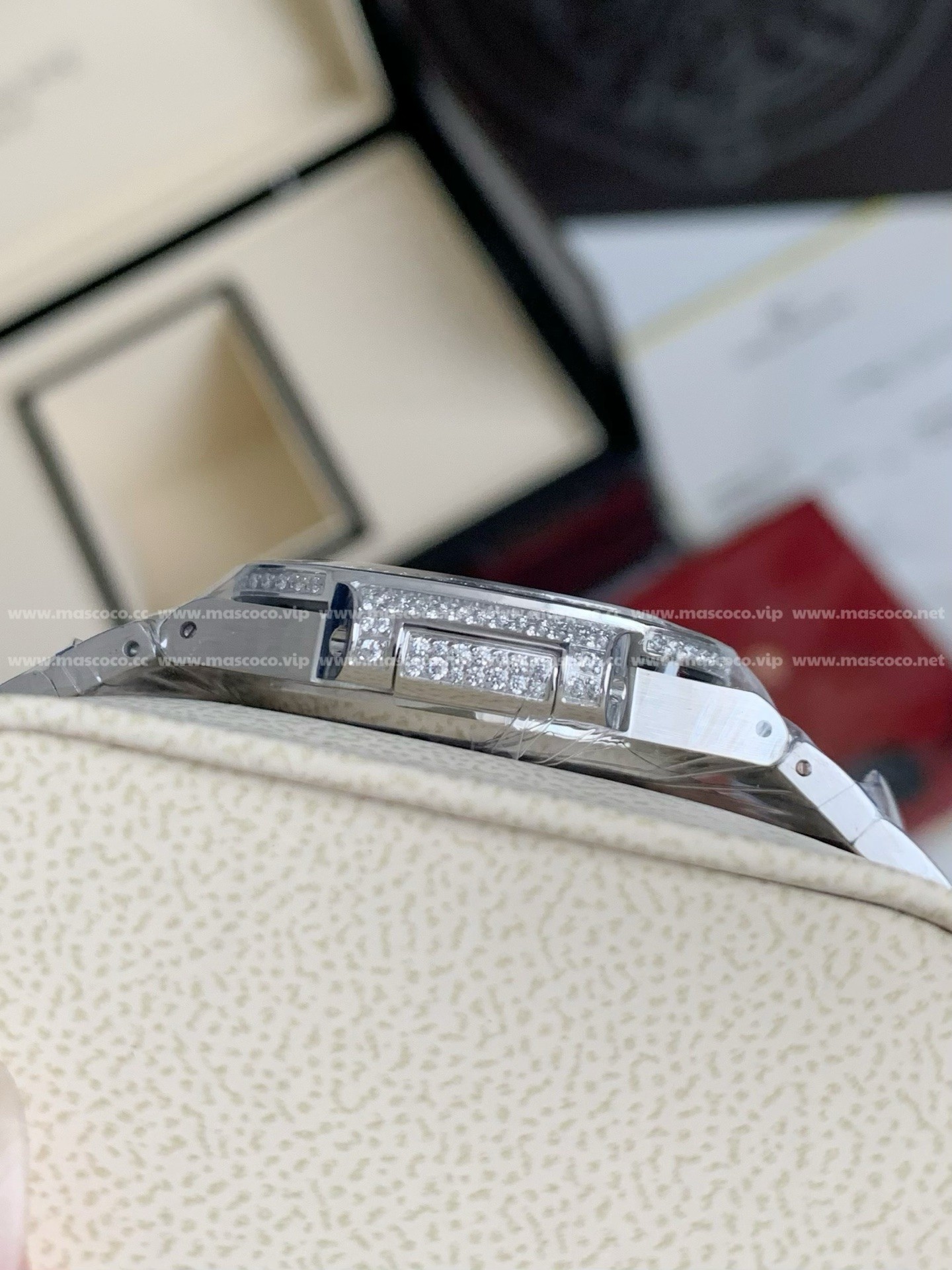 「#2142」2024 Patek Philippe 7118 Women's Nautilus Full Diamond Limited Edition - Image 6