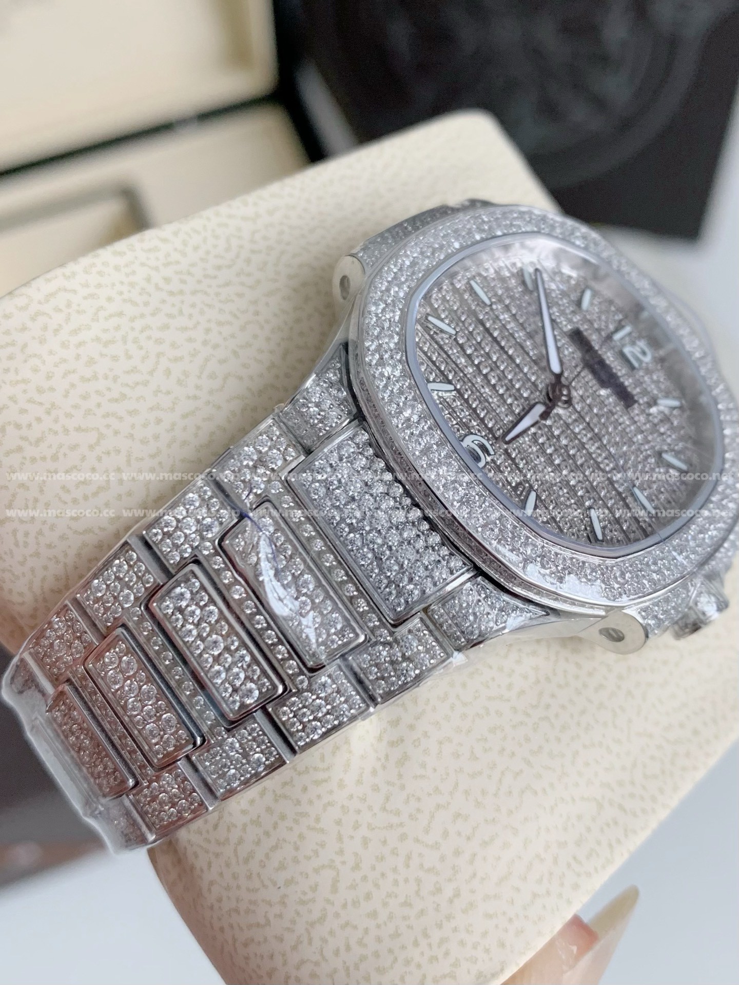 「#2142」2024 Patek Philippe 7118 Women's Nautilus Full Diamond Limited Edition - Image 5