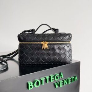 「#3860」BOTTECA VENETA uses exquisite craftsmanship intreccio weaving imported sheepskin leather Crossbody t