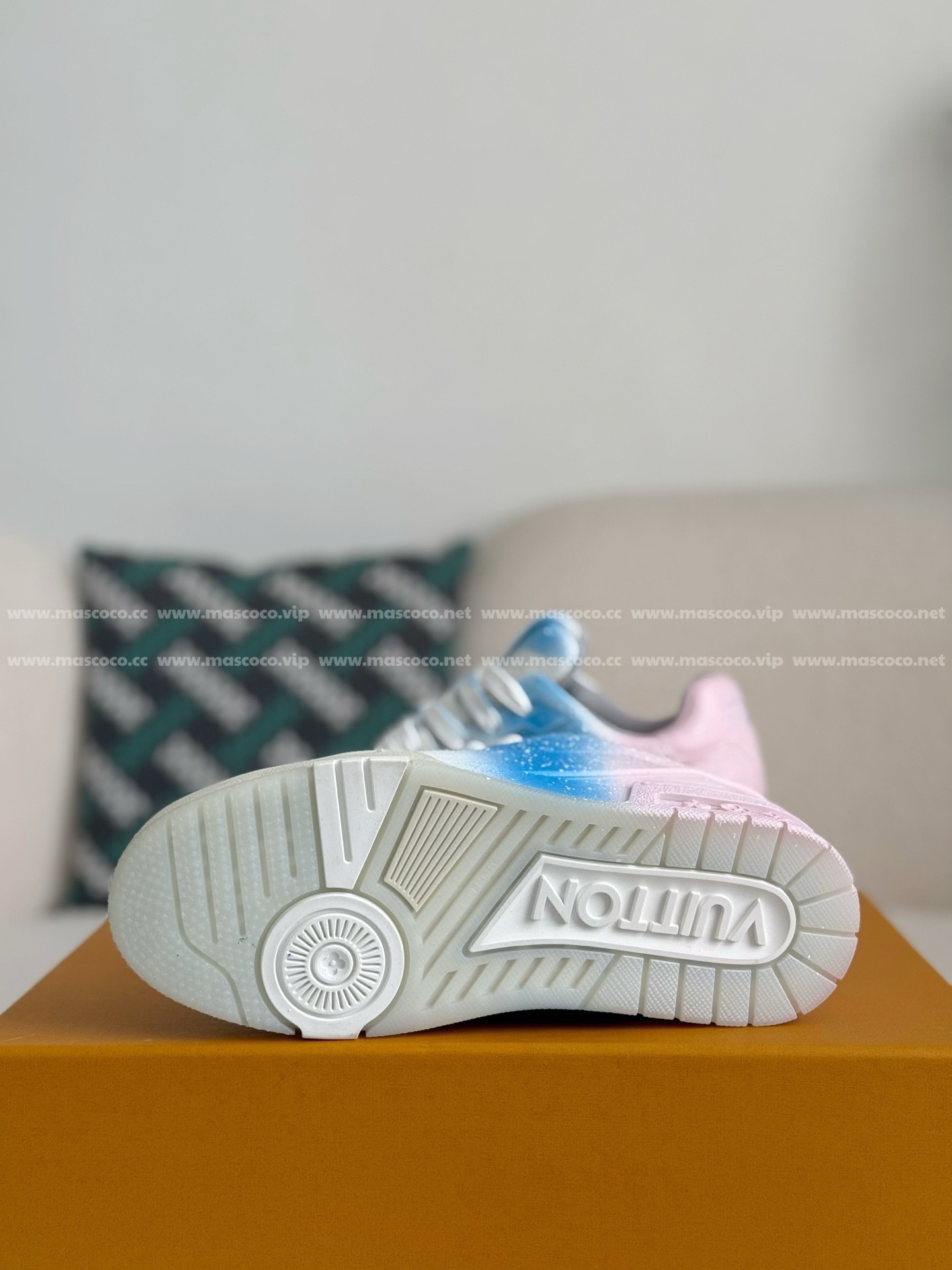 「#4017」LOUIS VUITTON TRAINER SNEAKERS - Image 5