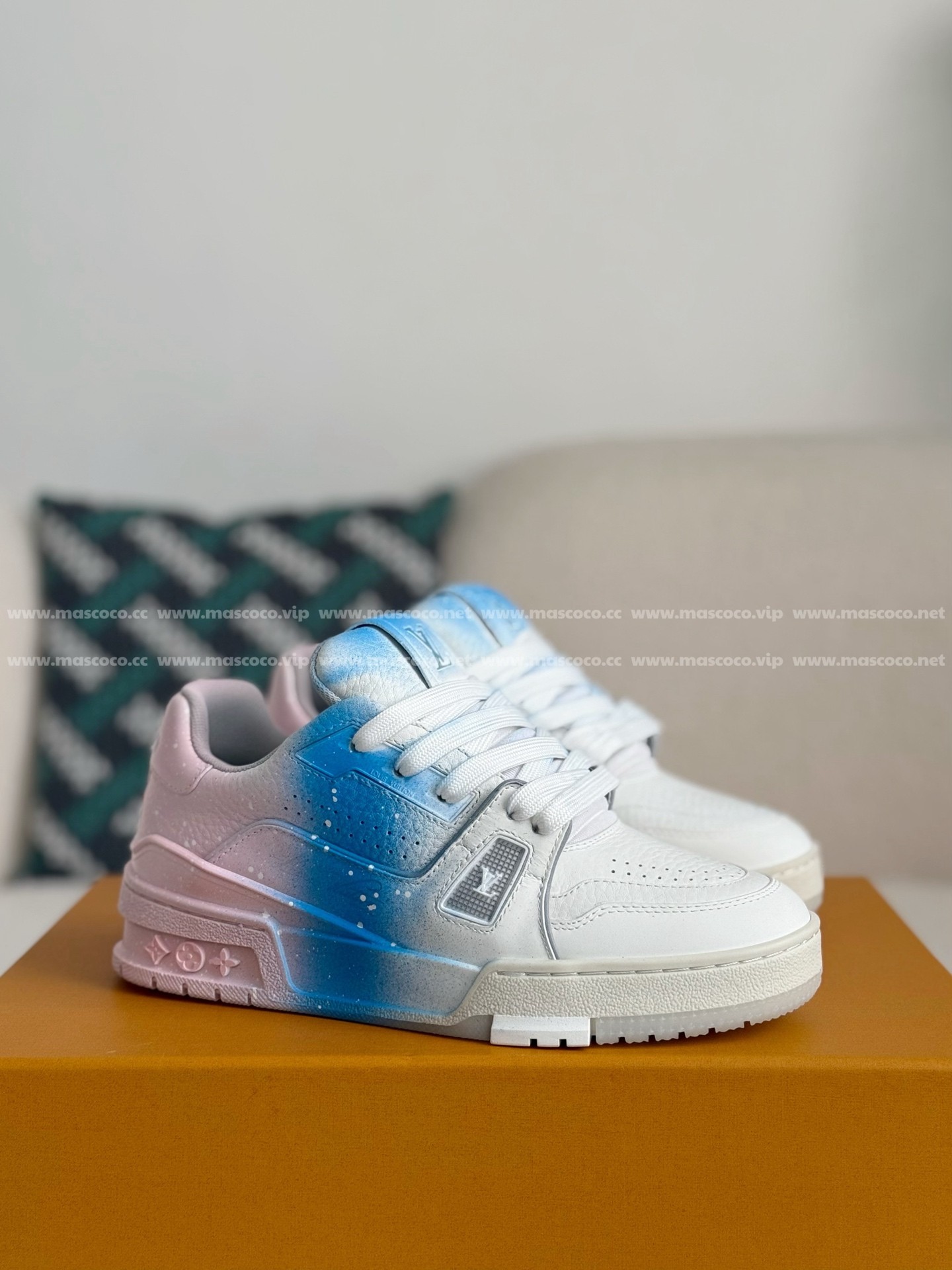 「#4017」LOUIS VUITTON TRAINER SNEAKERS - Image 2