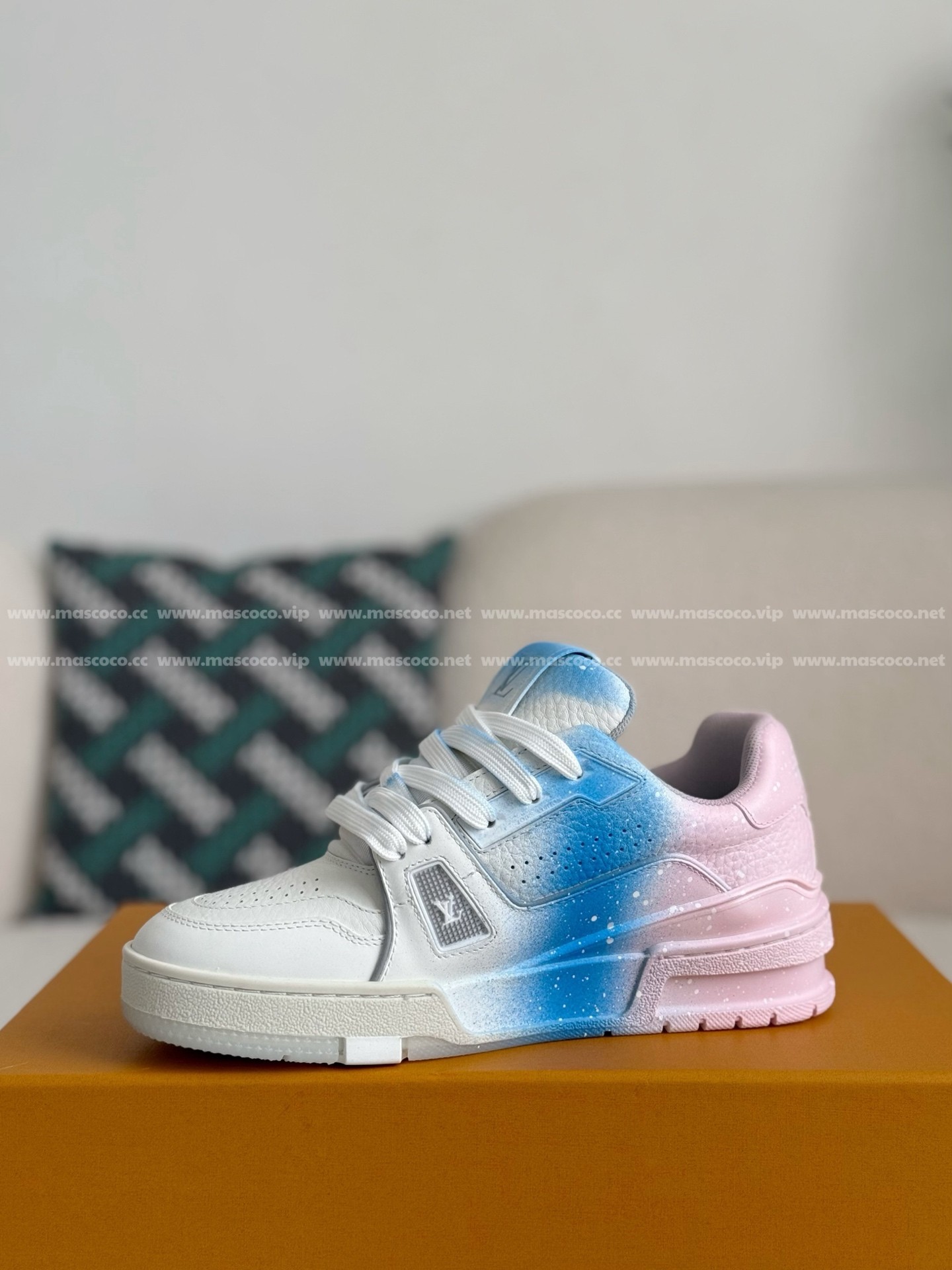 「#4017」LOUIS VUITTON TRAINER SNEAKERS - Image 4