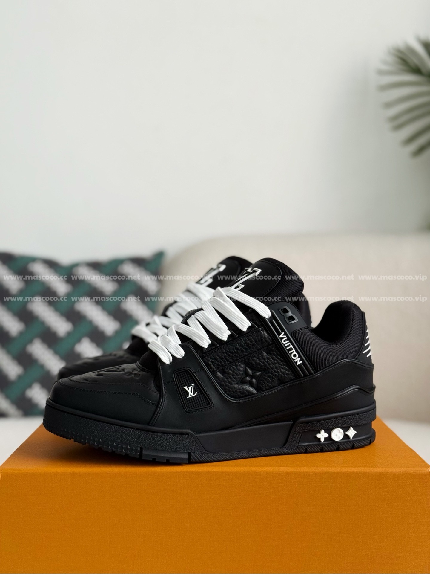「#332」LOUIS VUITTON TRAINER Sneakers