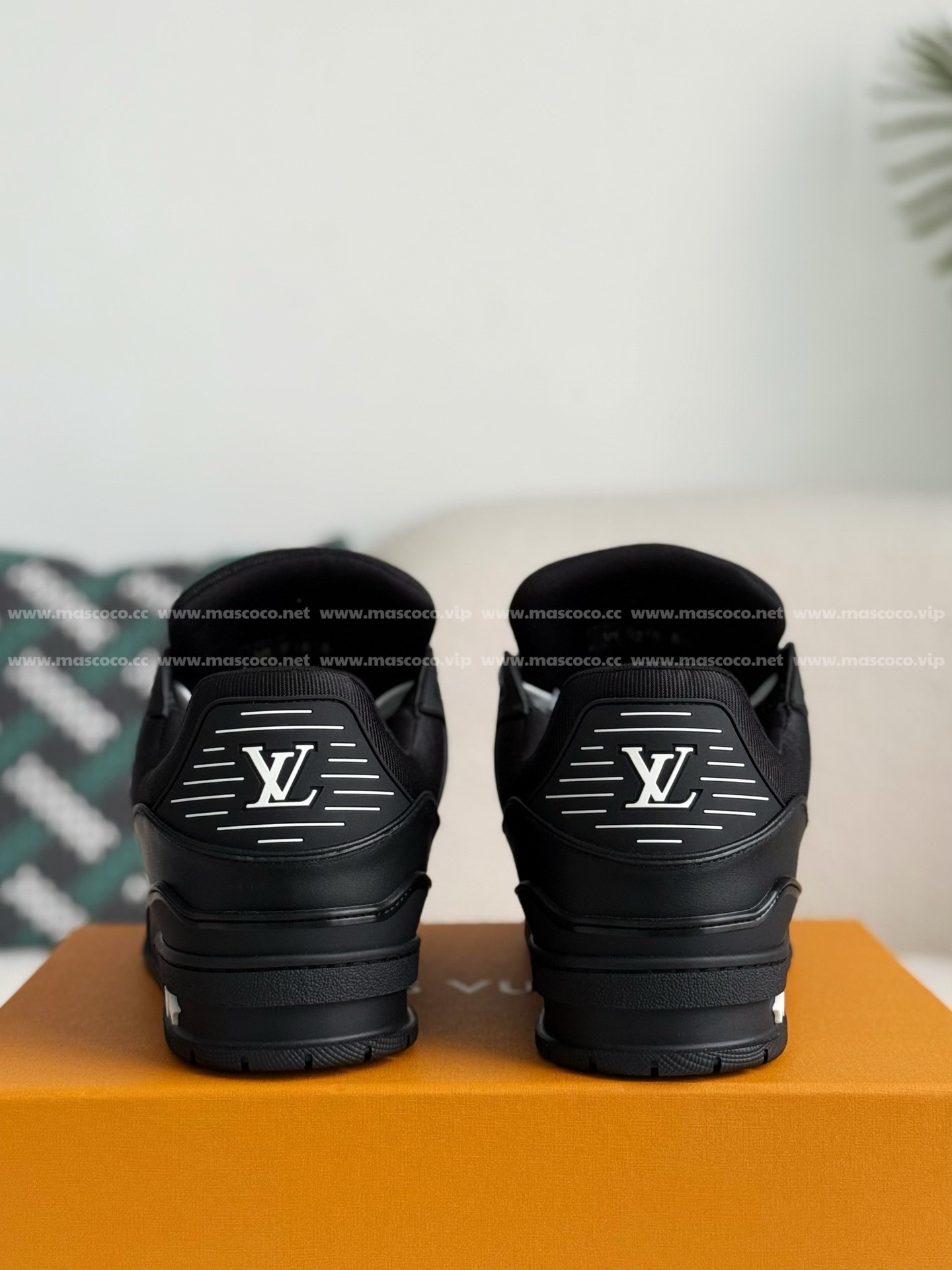 「#332」LOUIS VUITTON TRAINER Sneakers - Image 3