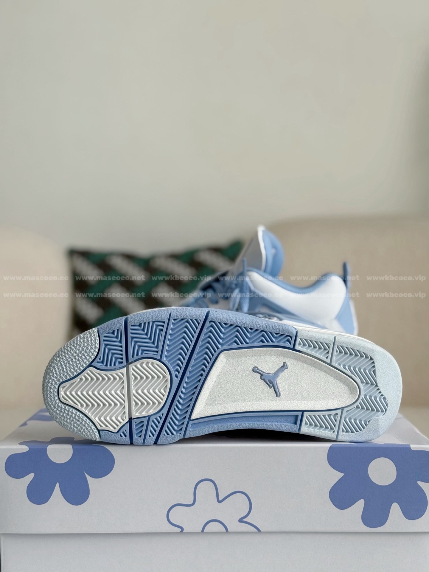 「#4397」Air Jordan 4 Retro "Forget me Not" Sneakers - Image 5