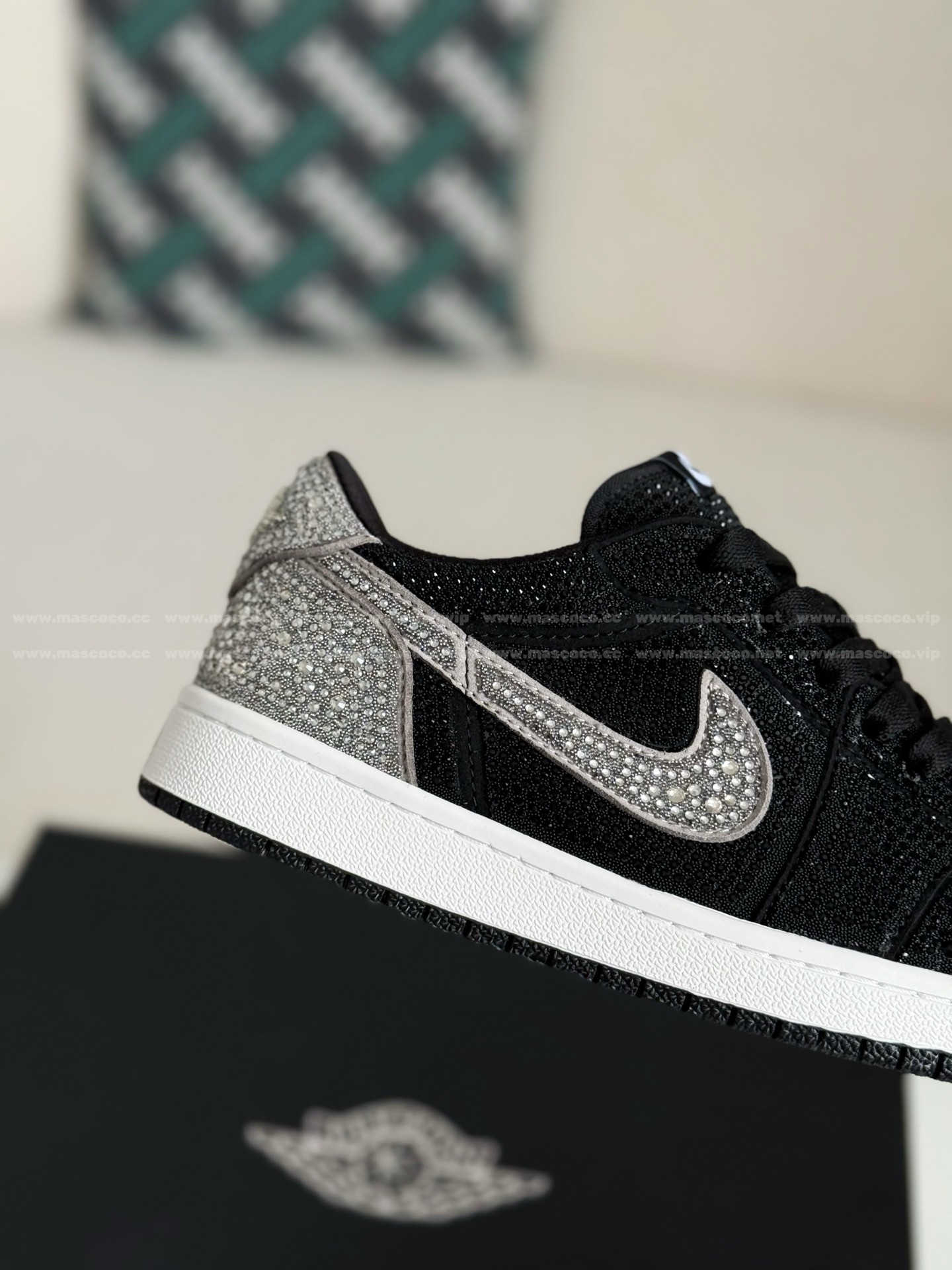 「#4531」Jordan 1 Hand-Set Rhinestones Low Sneakers - Image 7