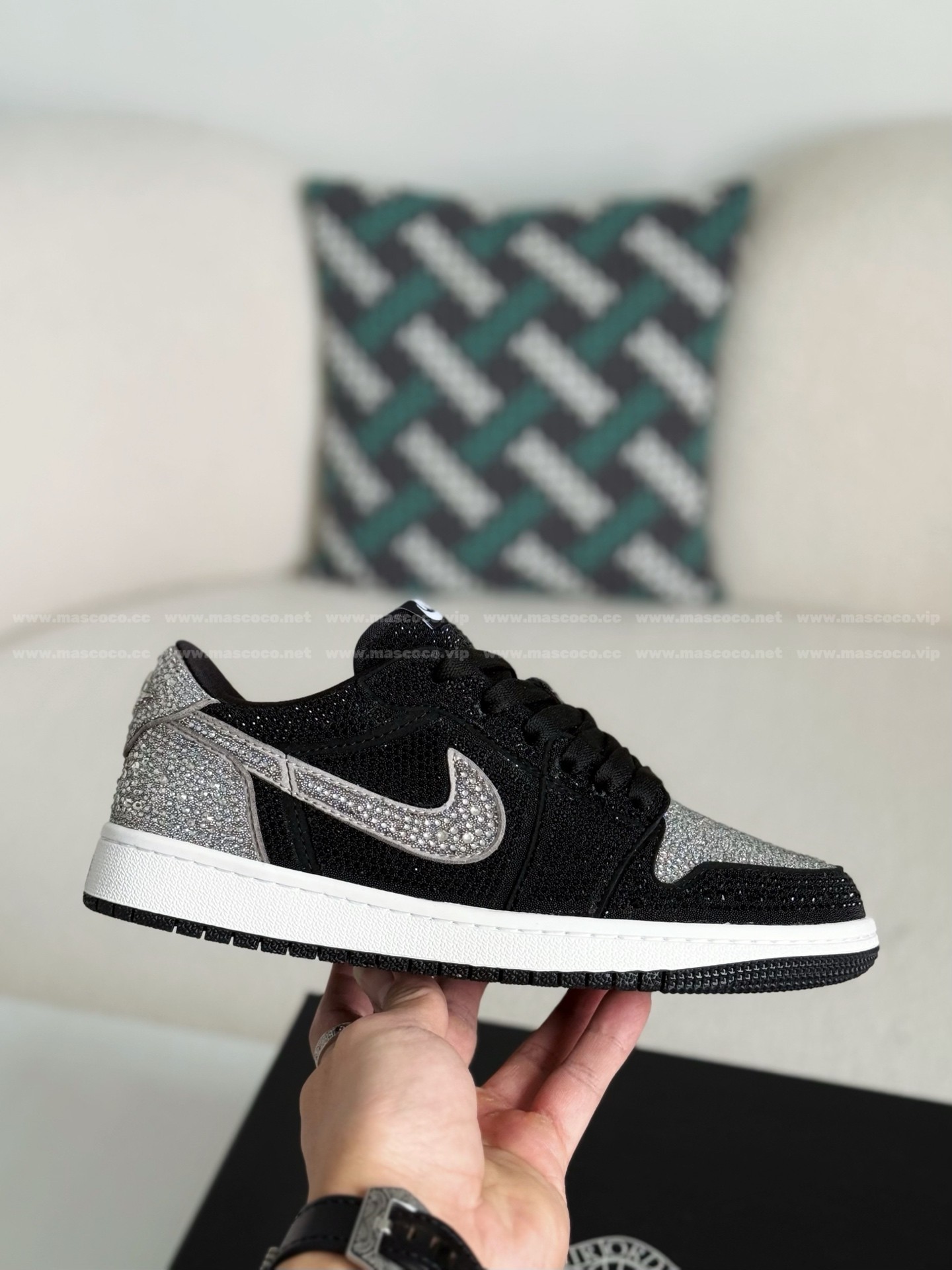 「#4531」Jordan 1 Hand-Set Rhinestones Low Sneakers - Image 6