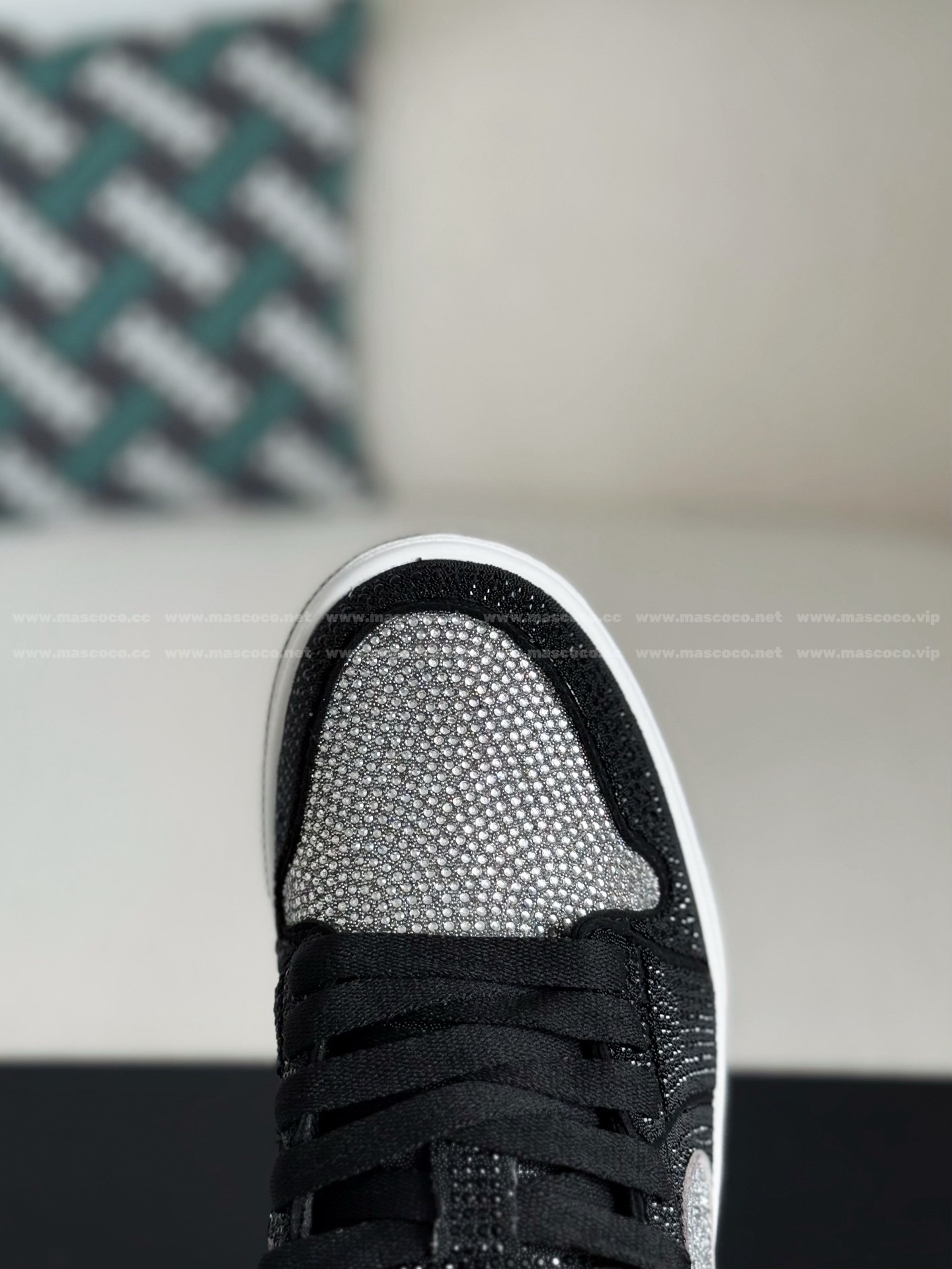 「#4531」Jordan 1 Hand-Set Rhinestones Low Sneakers - Image 9