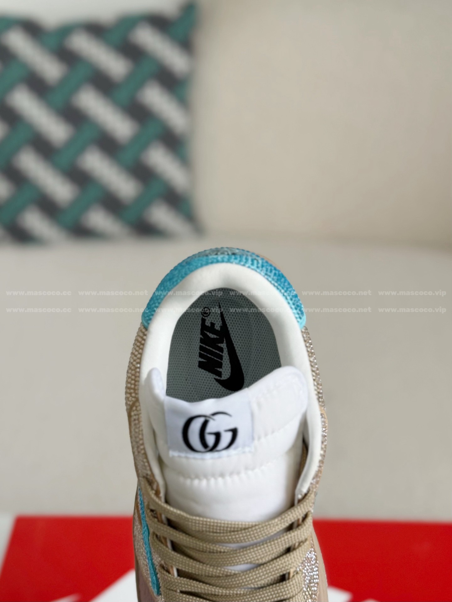 「#4532」Jordan 1 x Gucci Hand-Set Rhinestones Low Sneakers - Image 9