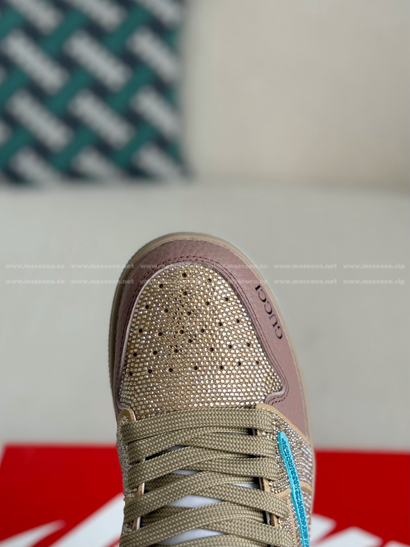 「#4532」Jordan 1 x Gucci Hand-Set Rhinestones Low Sneakers - Image 10
