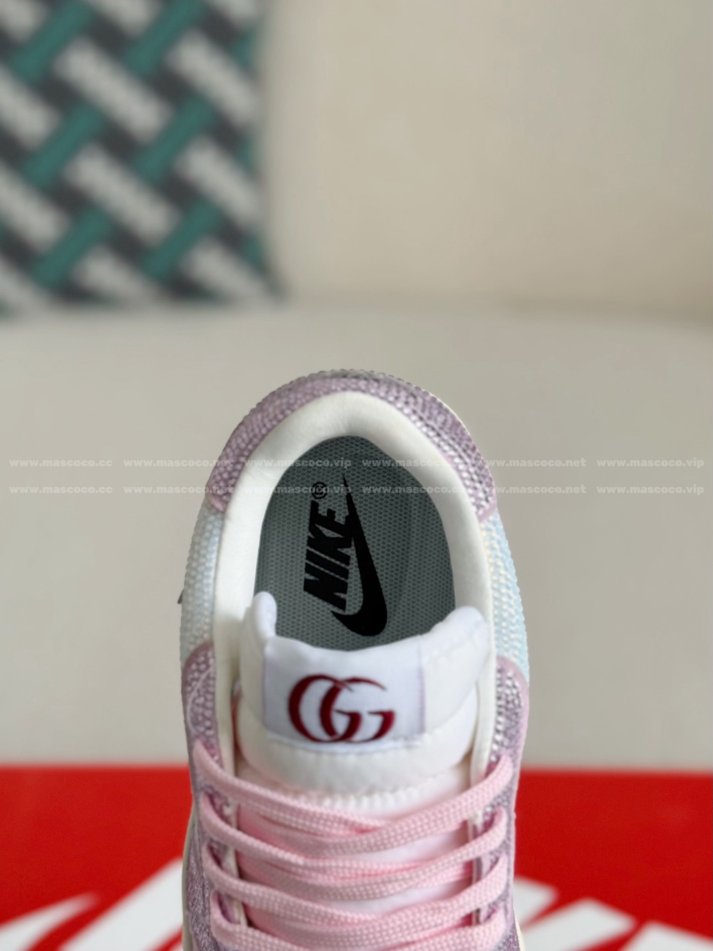 「#4533」Jordan 1 x Gucci Hand-Set Rhinestones Low Sneakers - Image 9