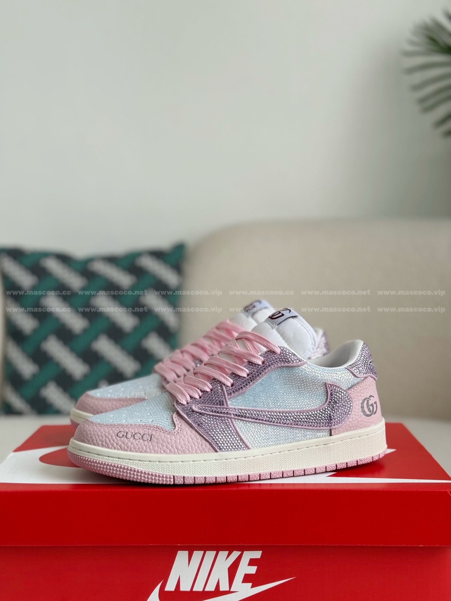 「#4533」Jordan 1 x Gucci Hand-Set Rhinestones Low Sneakers