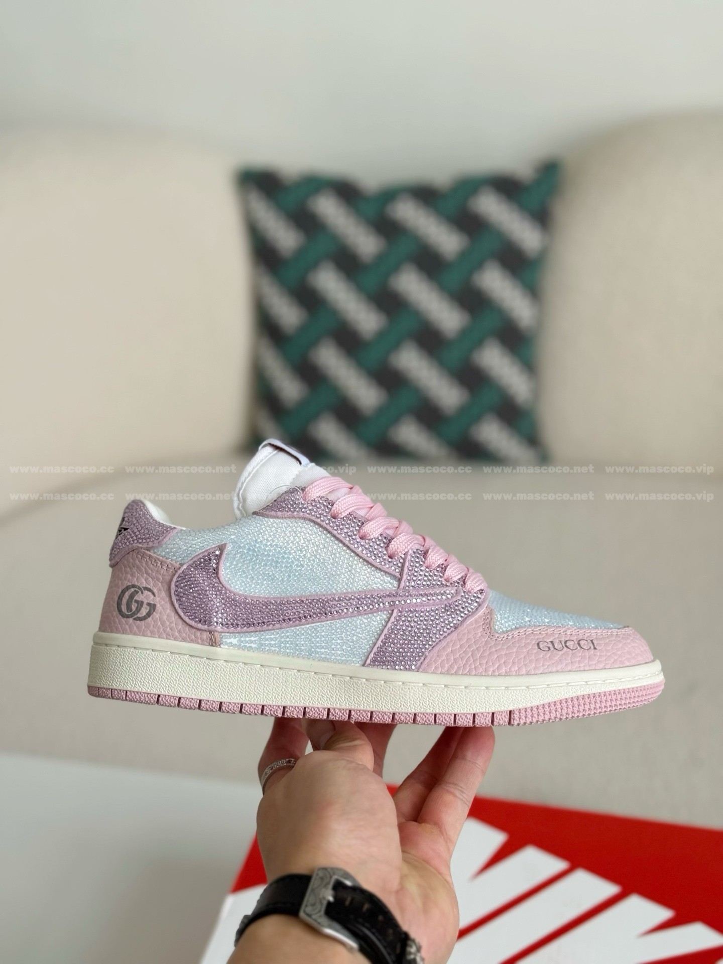 「#4533」Jordan 1 x Gucci Hand-Set Rhinestones Low Sneakers - Image 6