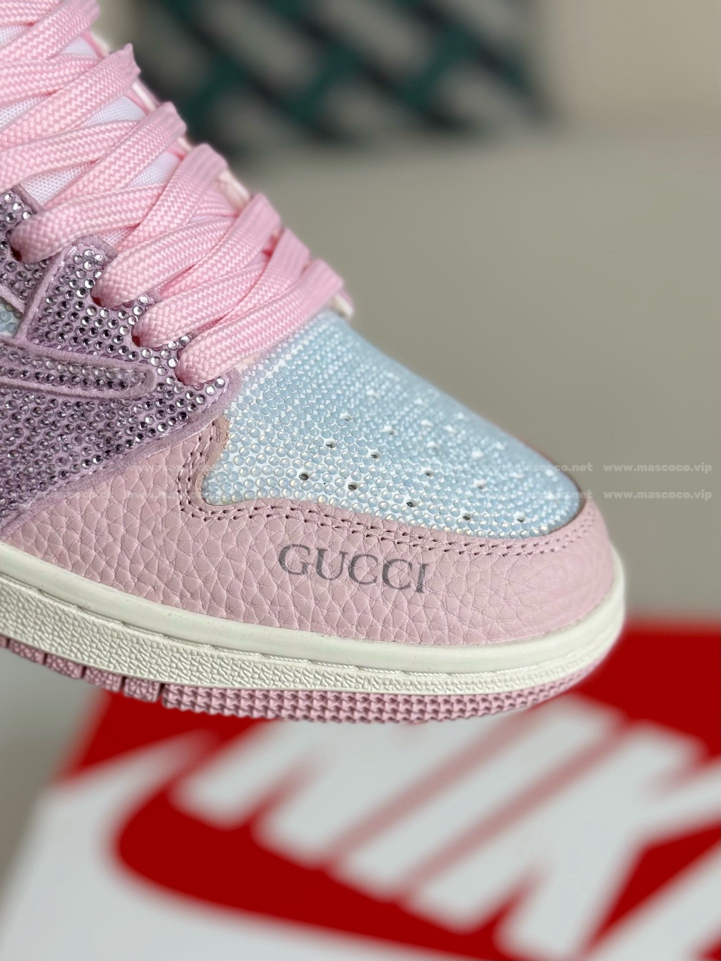 「#4533」Jordan 1 x Gucci Hand-Set Rhinestones Low Sneakers - Image 8