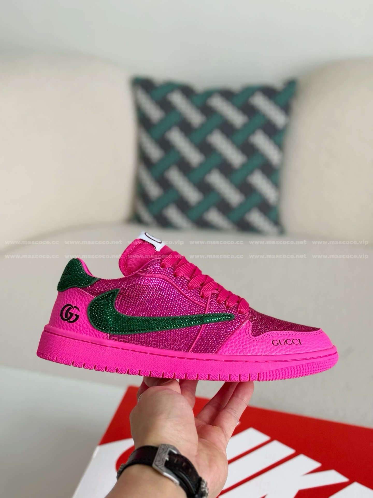 「#4534」Jordan 1 x Gucci Hand-Set Rhinestones Low Sneakers - Image 6