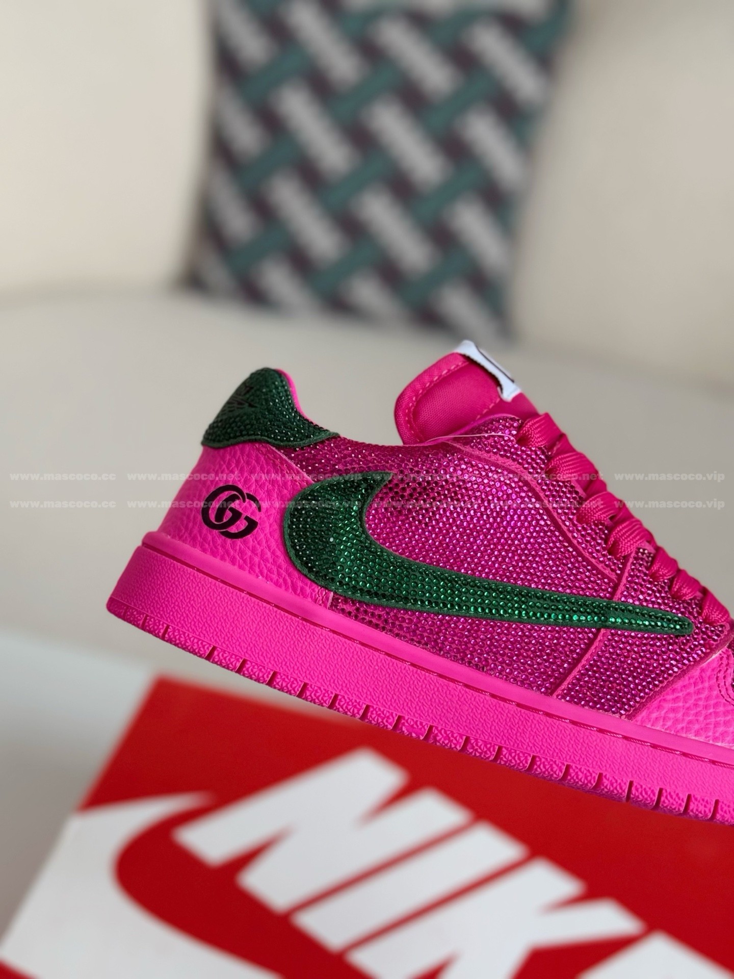 「#4534」Jordan 1 x Gucci Hand-Set Rhinestones Low Sneakers - Image 7