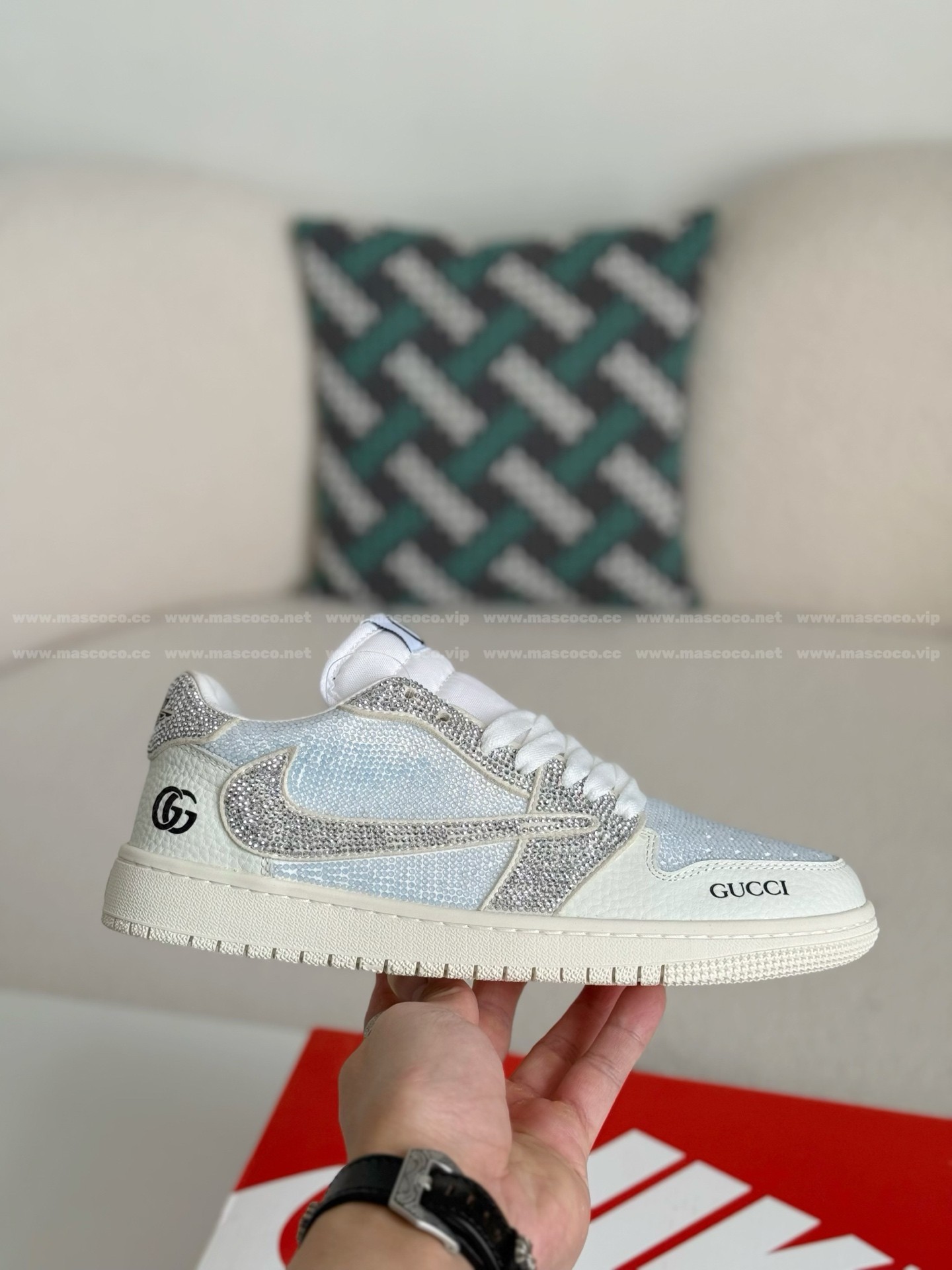 「#4535」Jordan 1 x Gucci Hand-Set Rhinestones Low Sneakers - Image 6