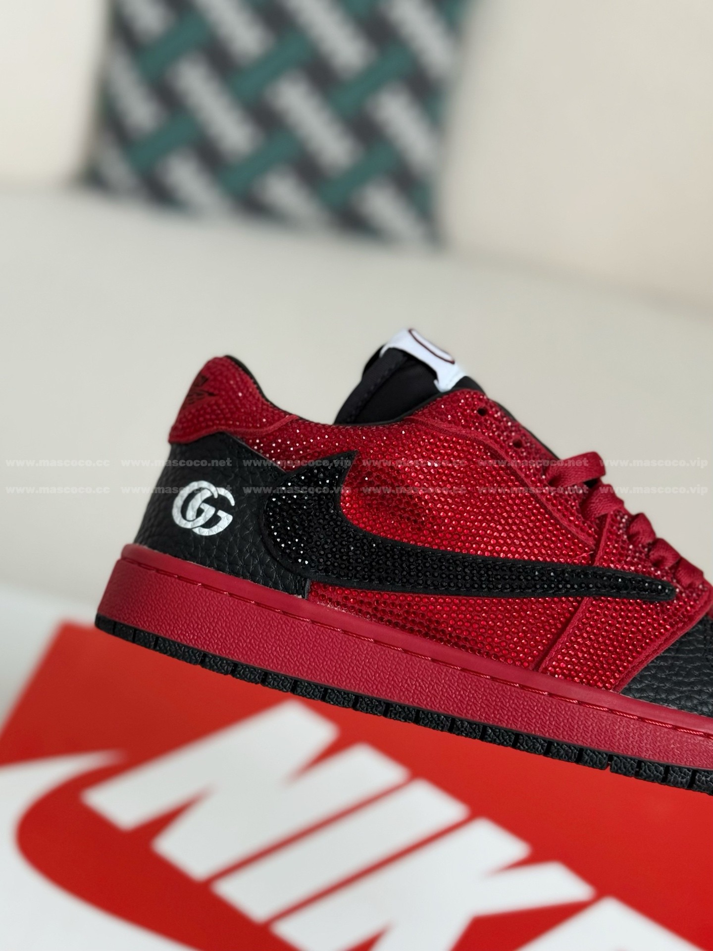 「#4536」Jordan 1 x Gucci Hand-Set Rhinestones Low Sneakers - Image 7