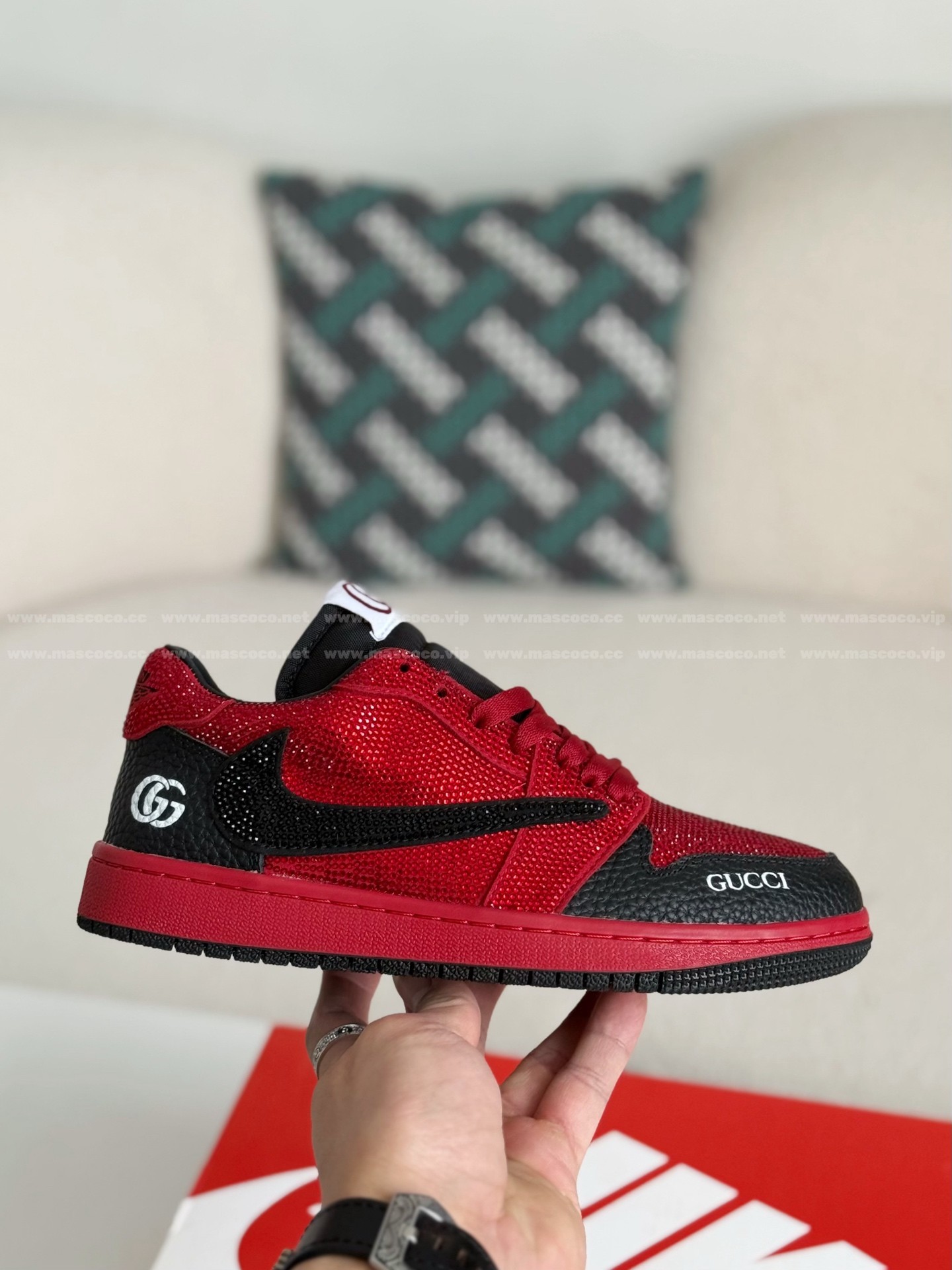 「#4536」Jordan 1 x Gucci Hand-Set Rhinestones Low Sneakers - Image 6